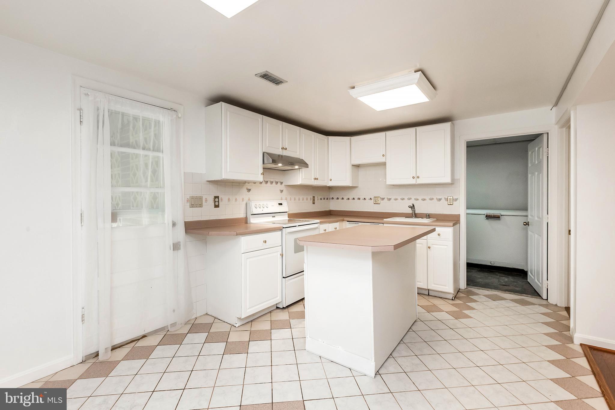 CALVERTON - Residential