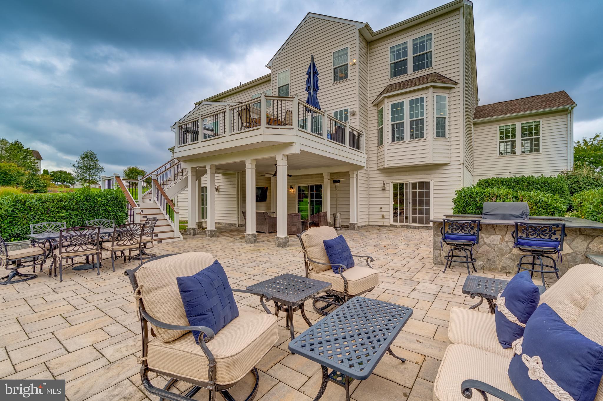 HUNTLEIGH AT CREIGHTON FARMS - Residential