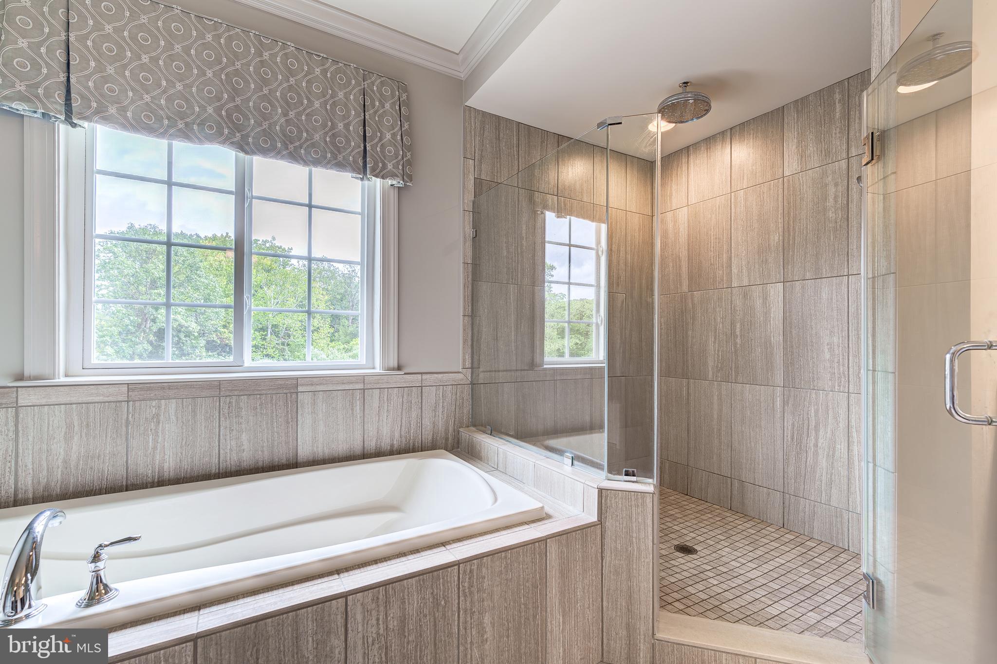 HUNTLEIGH AT CREIGHTON FARMS - Residential