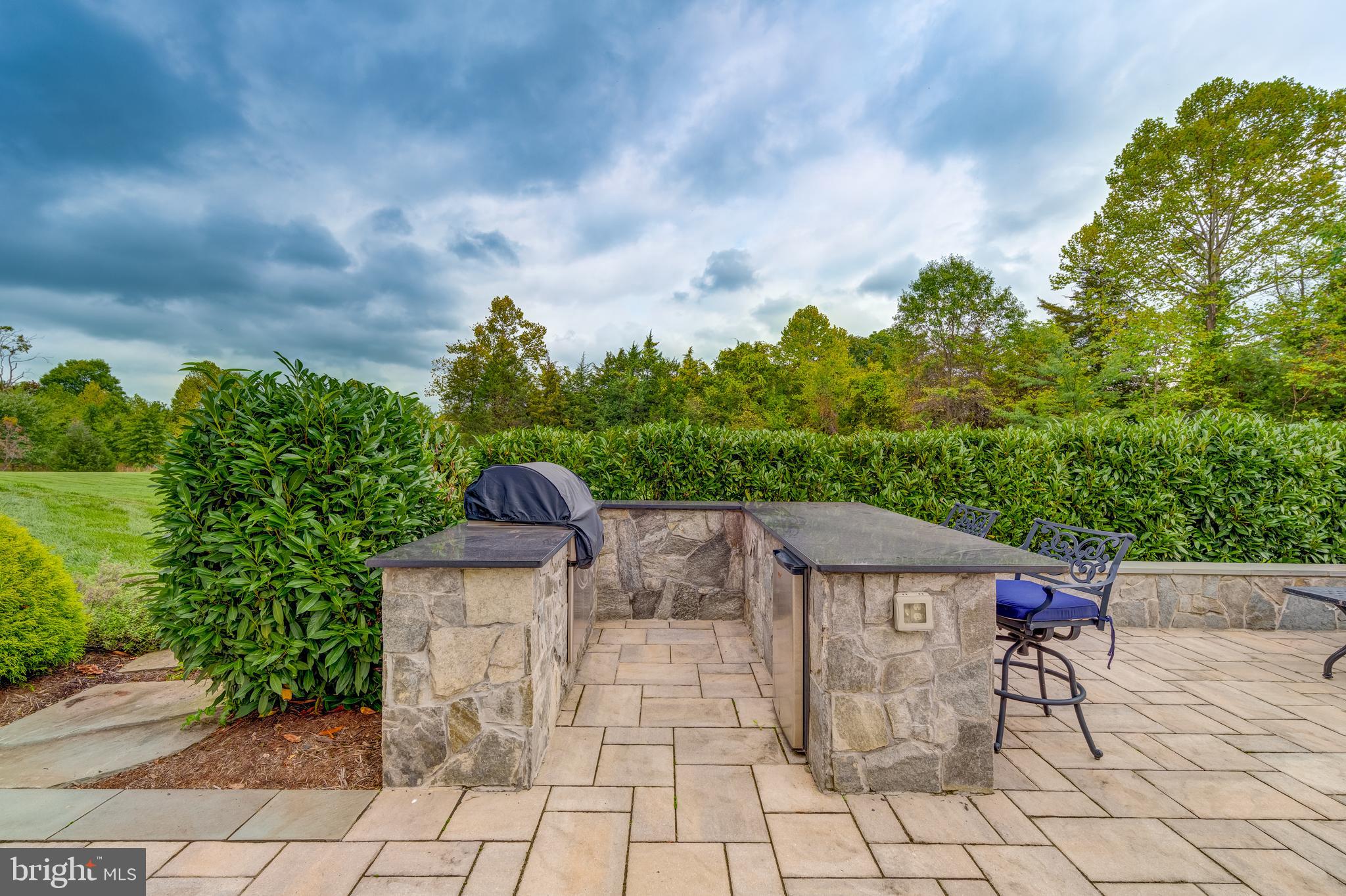 HUNTLEIGH AT CREIGHTON FARMS - Residential