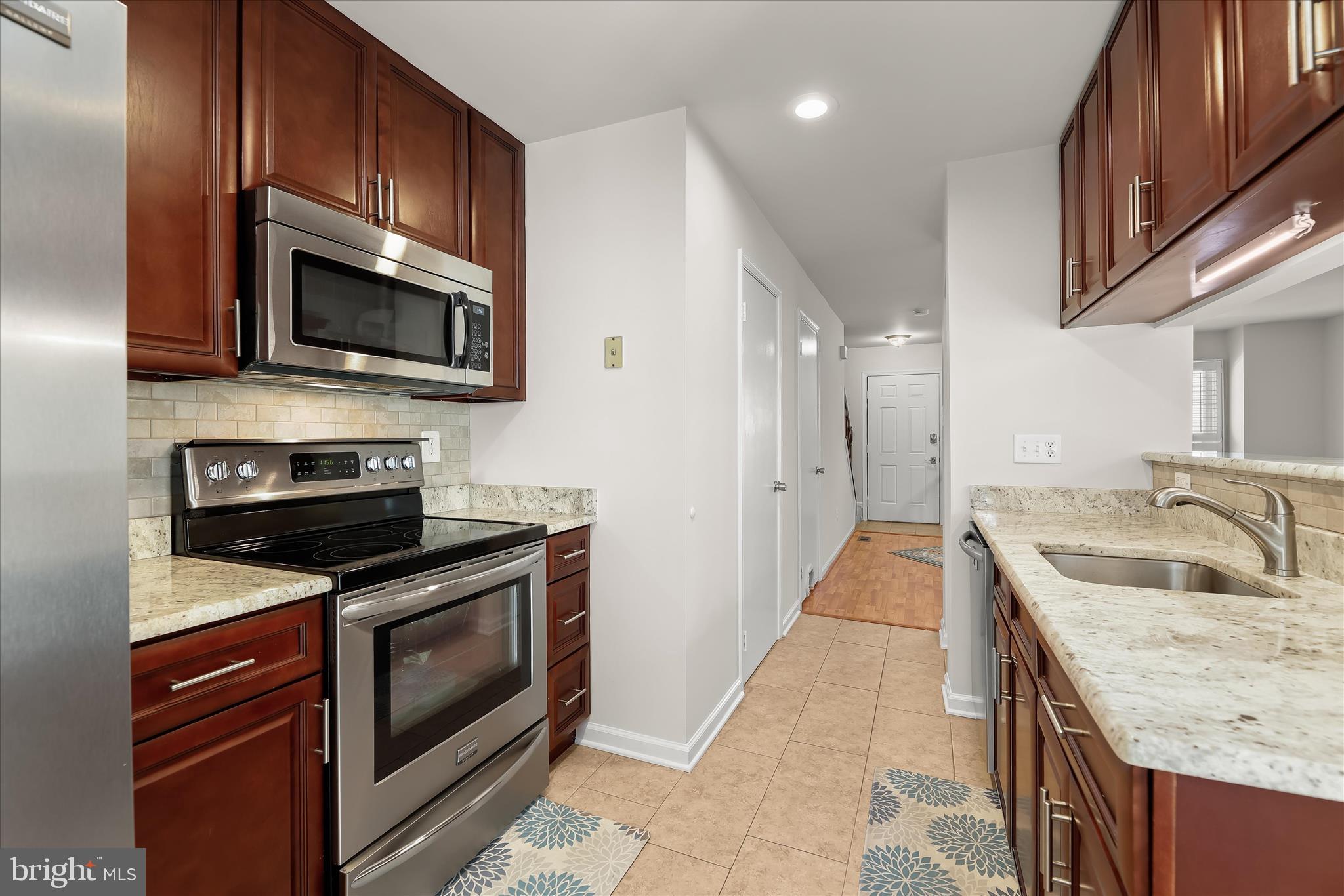 GUNNERS LAKE VILLAGE - Residential