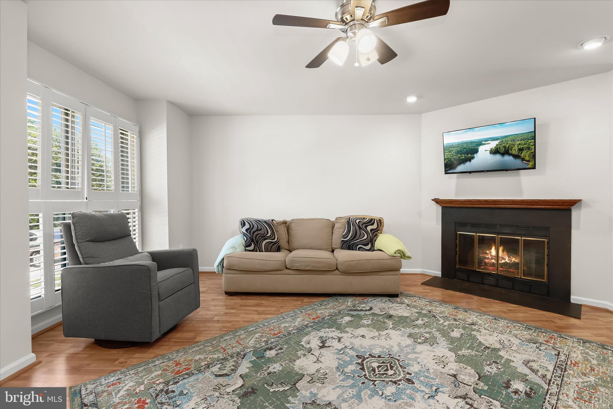 GUNNERS LAKE VILLAGE - Residential