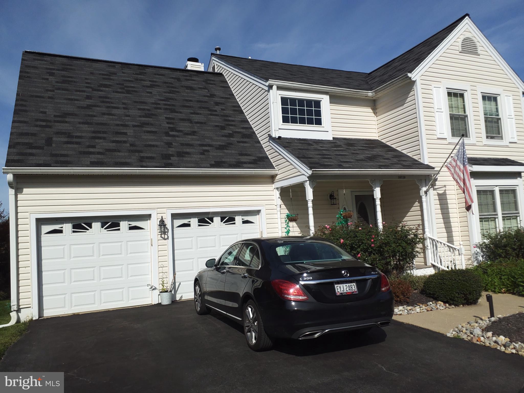 This meticulously maintained home in the highly desirable Flower Hill neighborhood boasts 4 bedrooms, 3.5 bathrooms, and over 2800 square feet of finished space. The top two levels feature gleaming hardwood floors that flow throughout the house. The gourmet kitchen is equipped with updated white cabinets, quartz counters, and high-end stainless steel appliances. It flows into the cozy family room, which features a centerpiece gas fireplace. The sunroom addition adds extra square footage and a serene relaxing space overlooking the large manicured backyard.

The top level of the house boasts 4 bedrooms, including a large master bedroom with vaulted ceilings, a walk-in closet, and a luxury en-suite with a large soaker tub. The walk-out basement features a bonus room that can be used as an office or a den, a full bathroom, and a large recreational room.