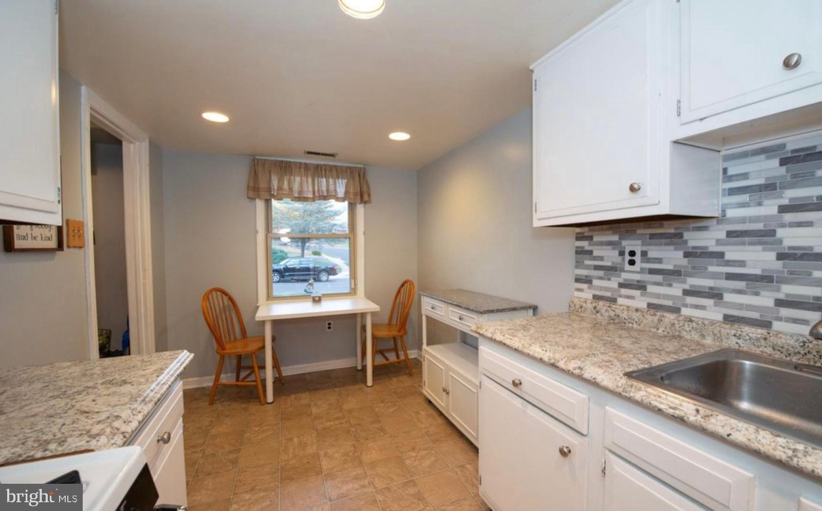 LANSDALE - Residential