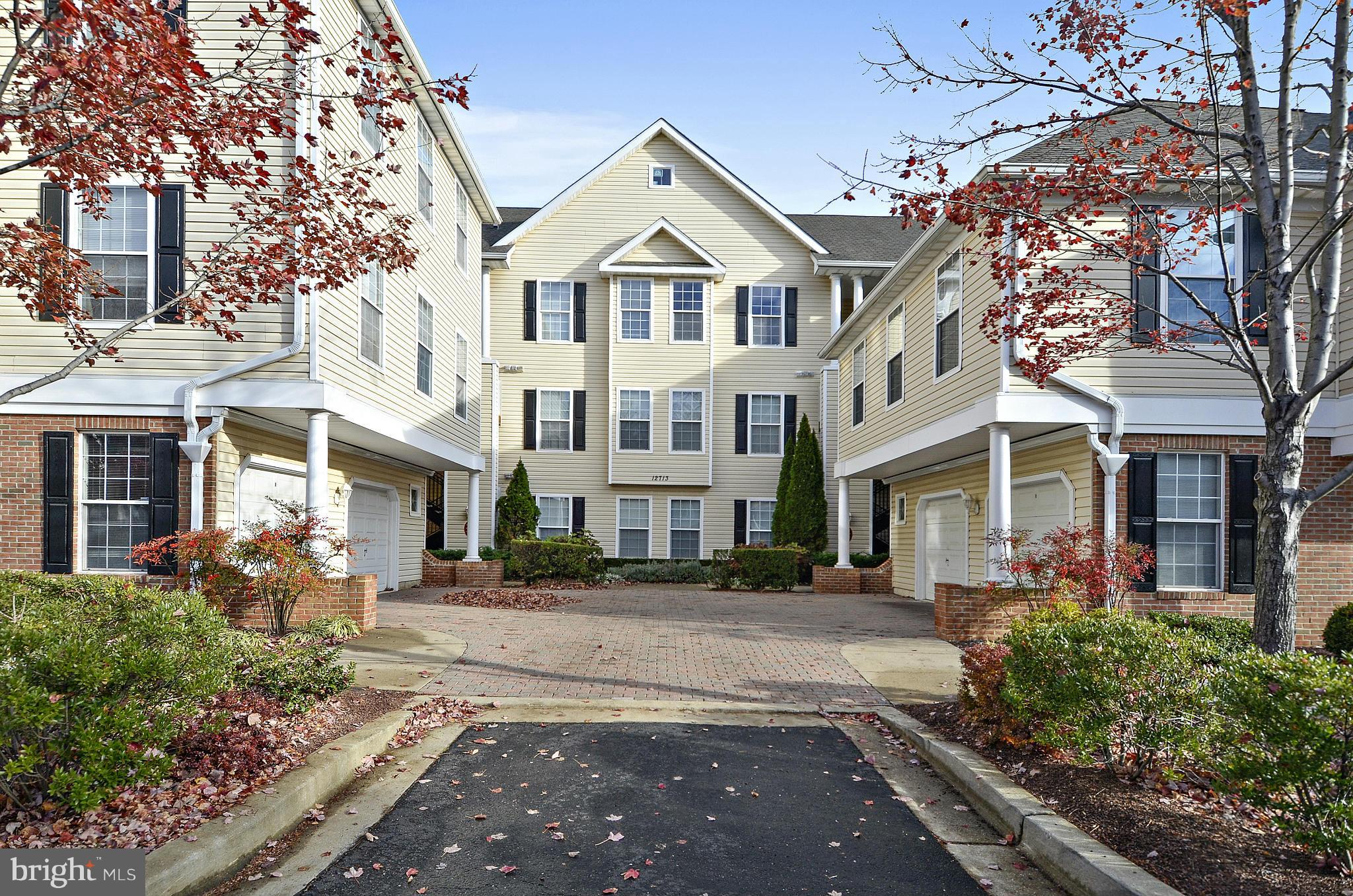 Penthouse level condo with high vaulted ceilings and loads of natural light... spacious rooms and plenty of closets...all neutral decor, all new flooring, all new stainless appliances, new granite counters, new water heater. Convenient location minutes to I-270, Wegman's, shopping, restaurants and new Clarksburg outlets!
