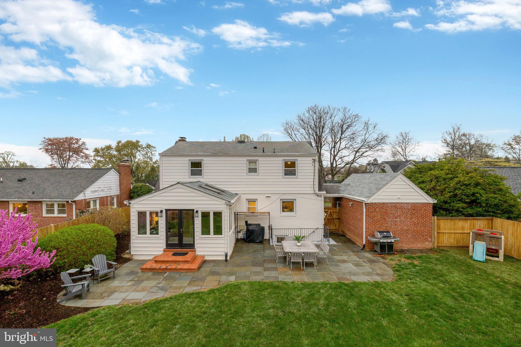 HILLWOOD - Residential