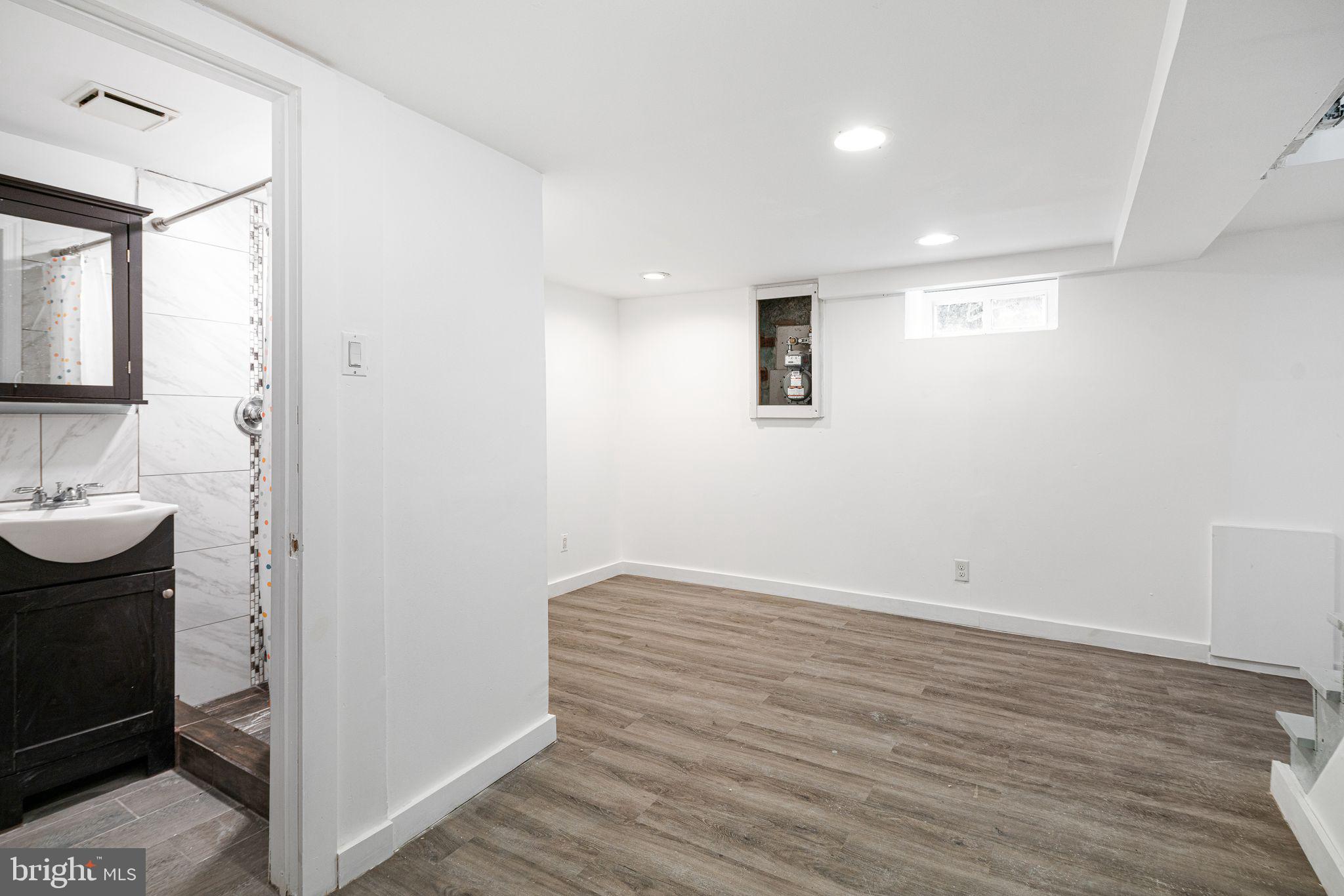 OVERBROOK - Residential