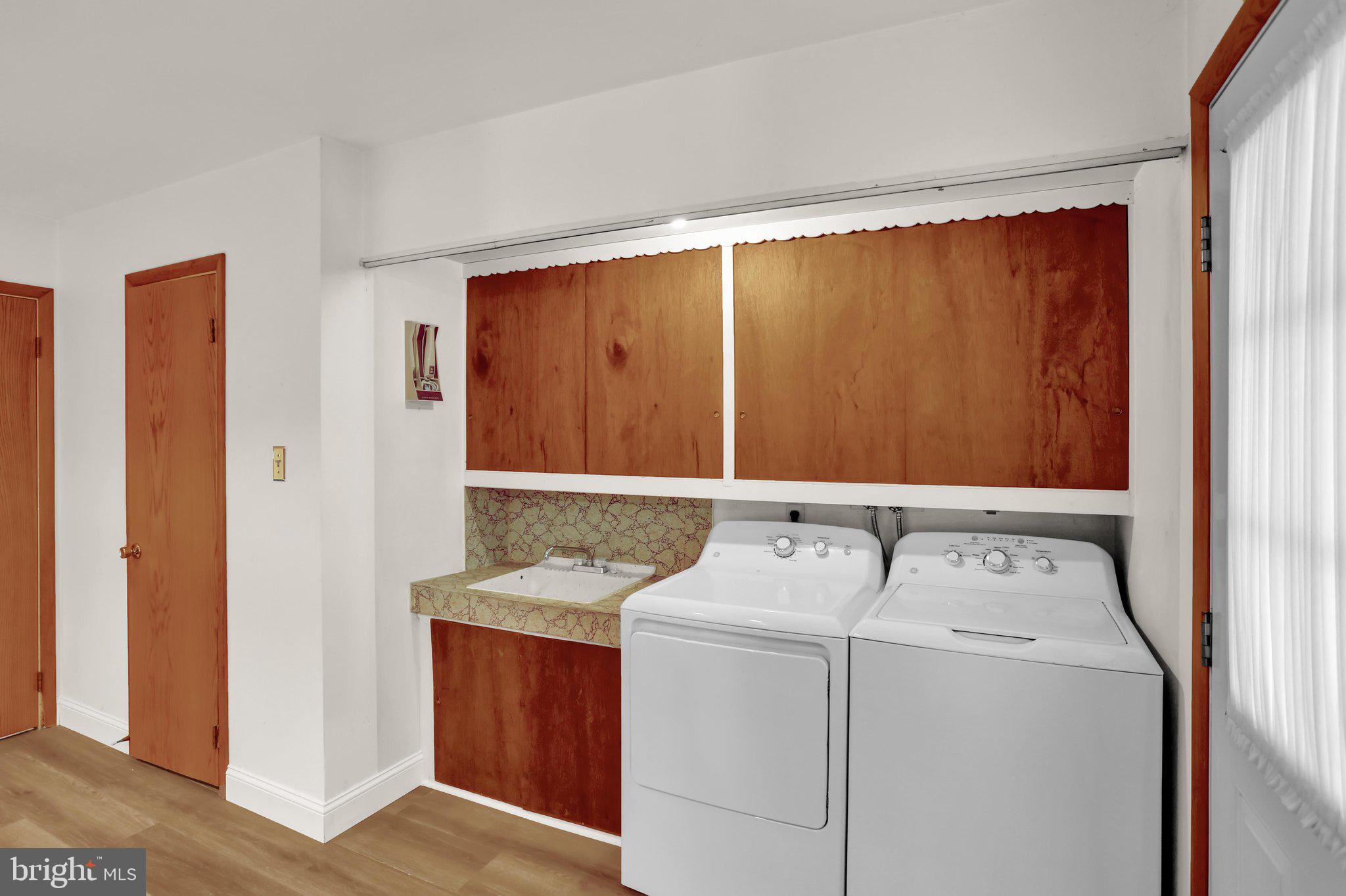 COLONY PARK - Residential