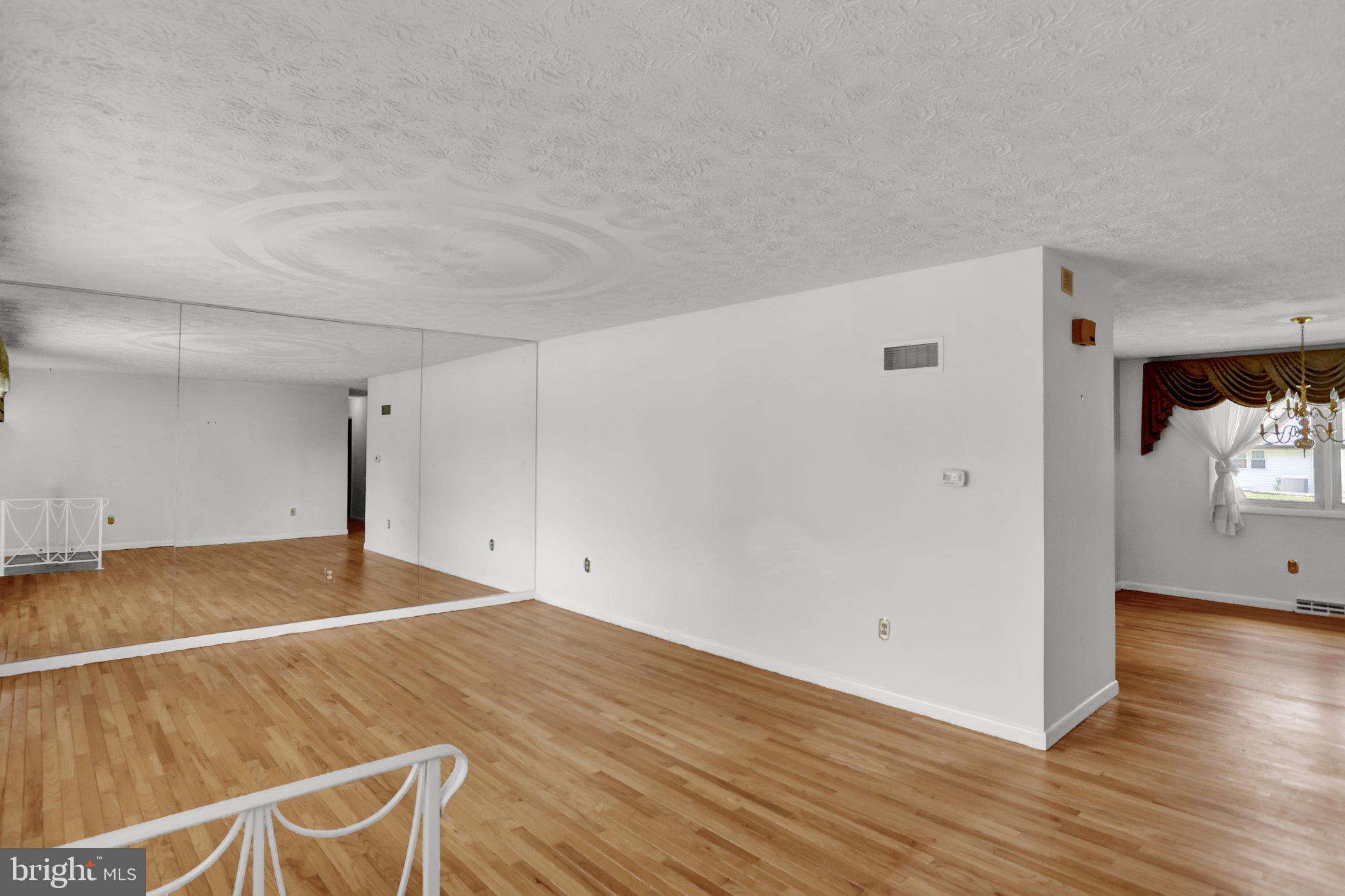 COLONY PARK - Residential