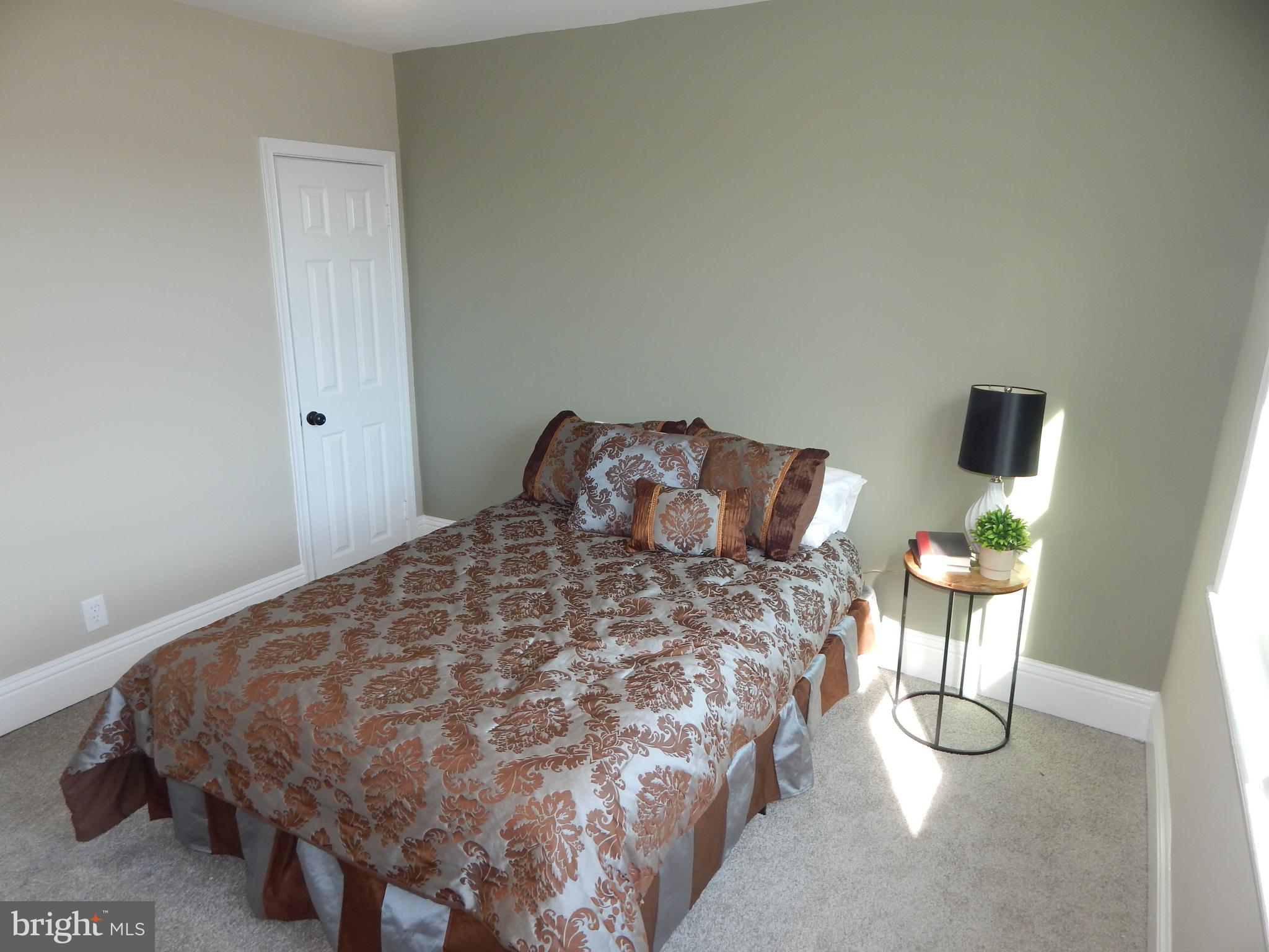 GLEN OAKS - Residential Income