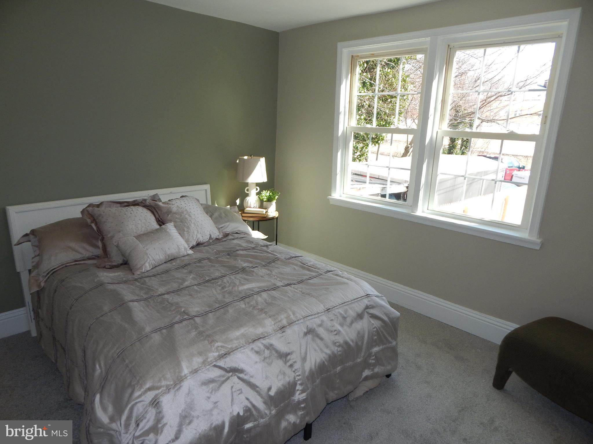 GLEN OAKS - Residential Income