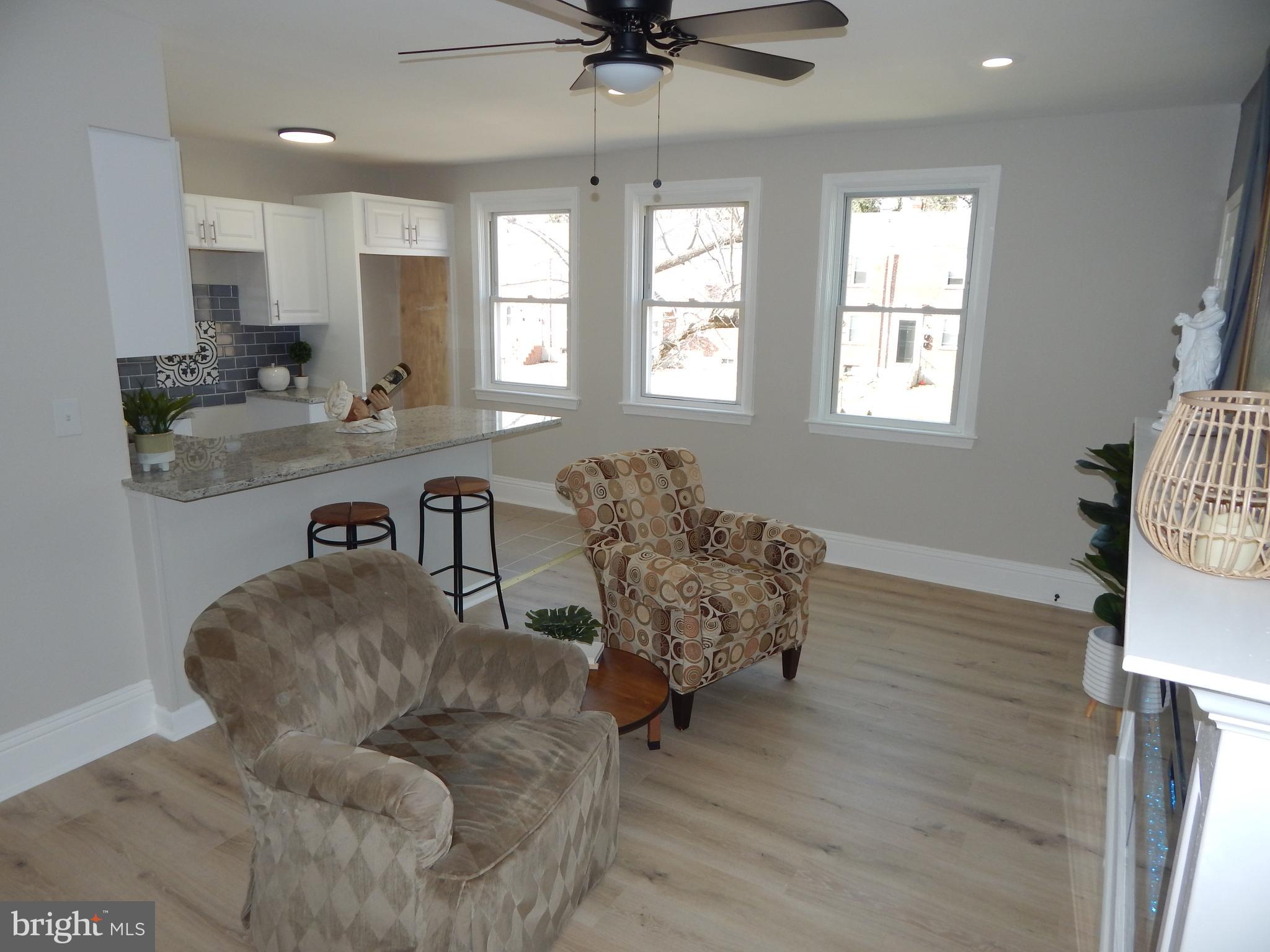 GLEN OAKS - Residential Income