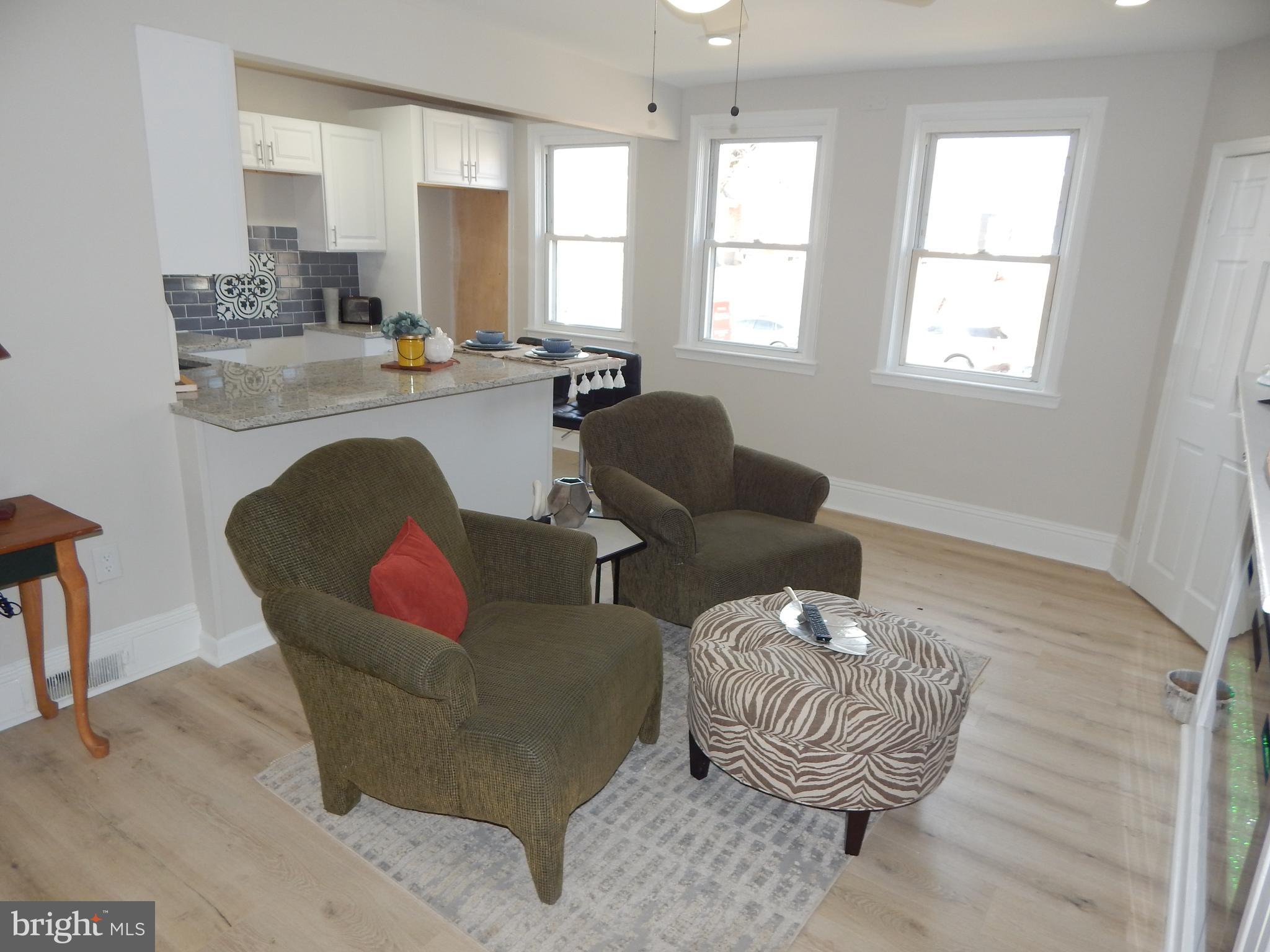 GLEN OAKS - Residential Income