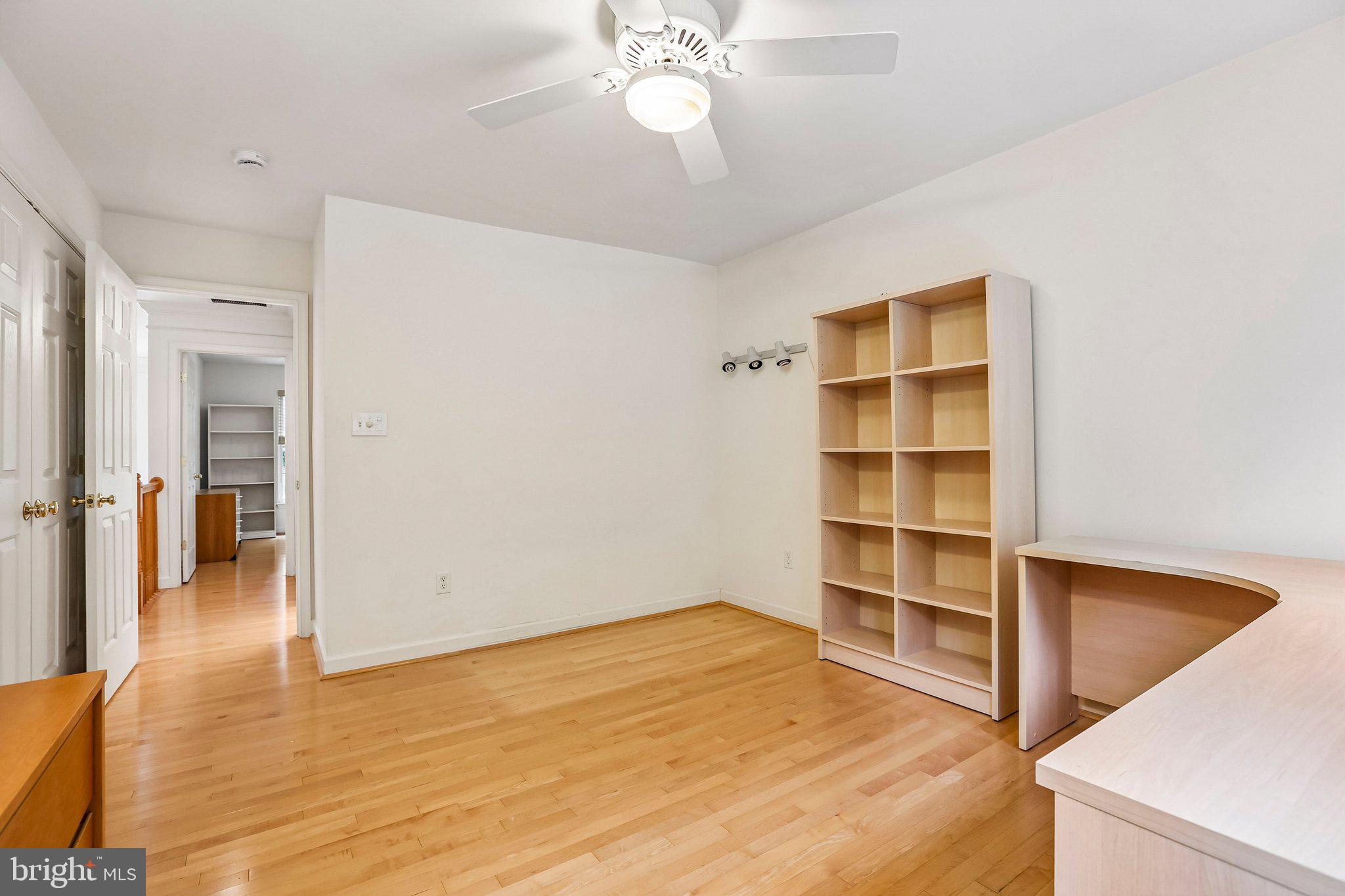 BRIARCLIFF MANOR - Residential