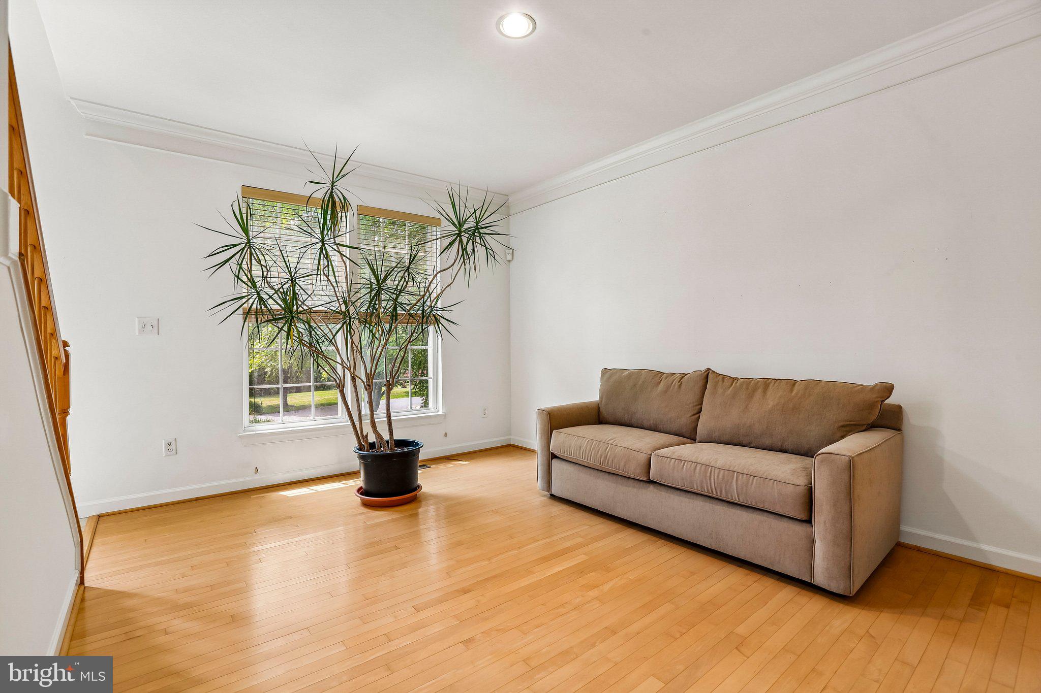 BRIARCLIFF MANOR - Residential
