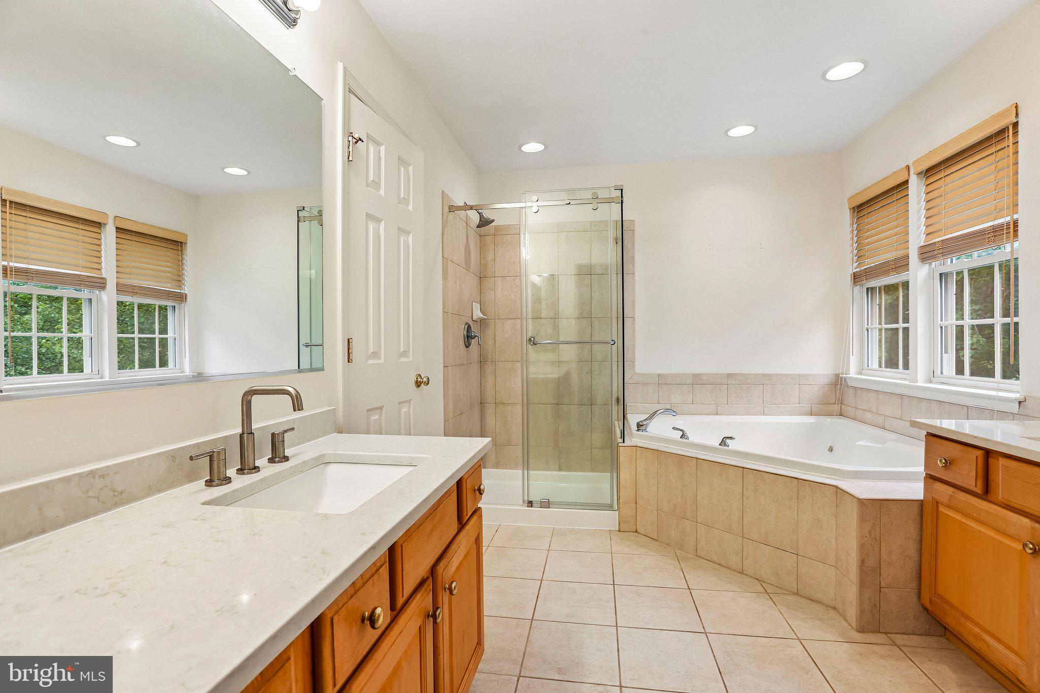 BRIARCLIFF MANOR - Residential