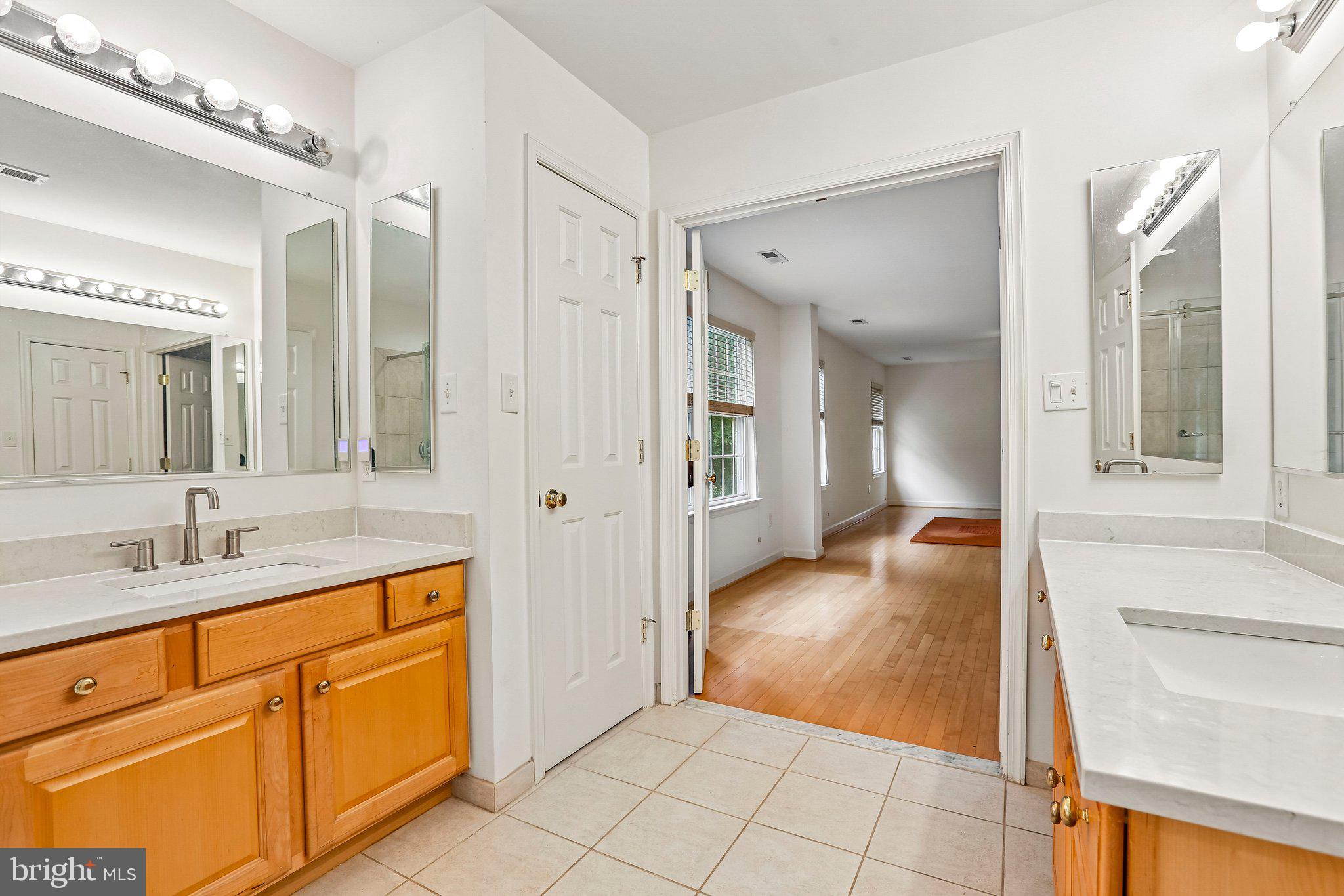 BRIARCLIFF MANOR - Residential