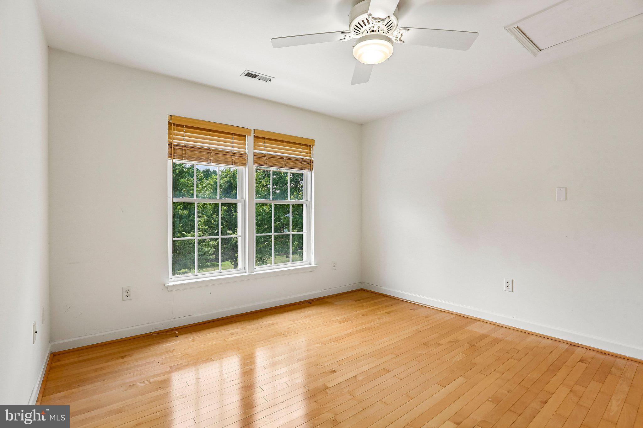 BRIARCLIFF MANOR - Residential