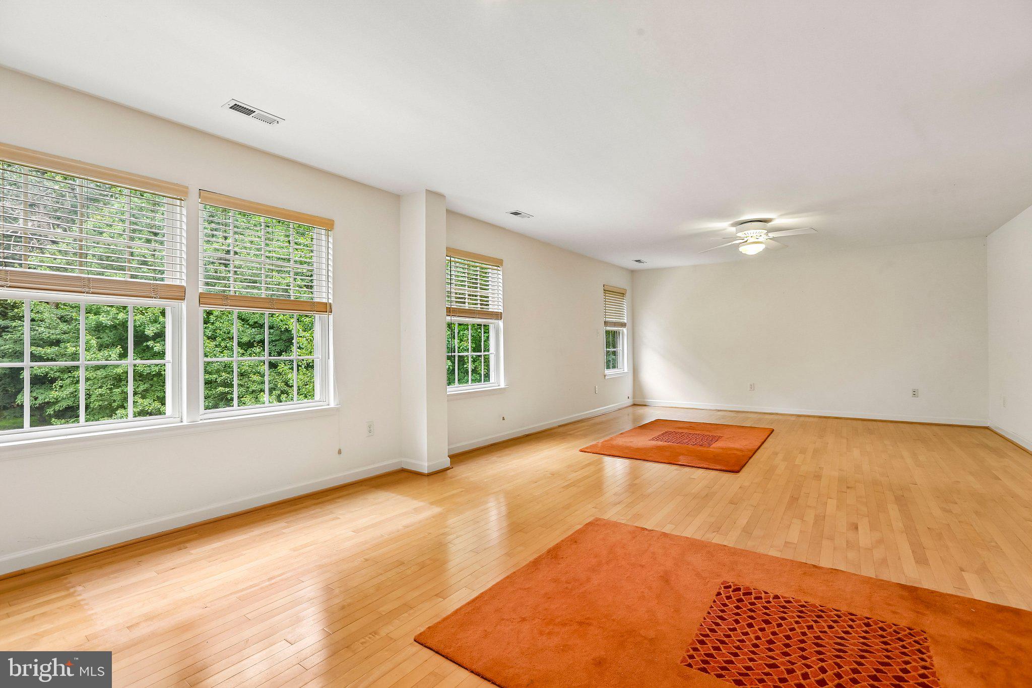BRIARCLIFF MANOR - Residential