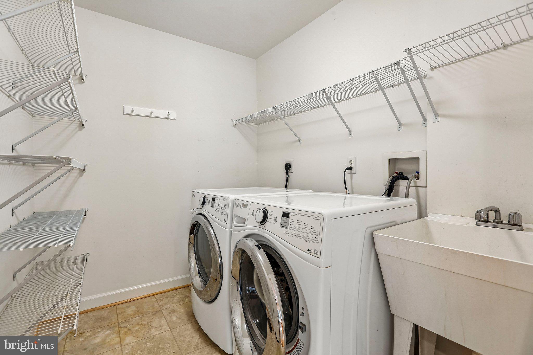 BRIARCLIFF MANOR - Residential