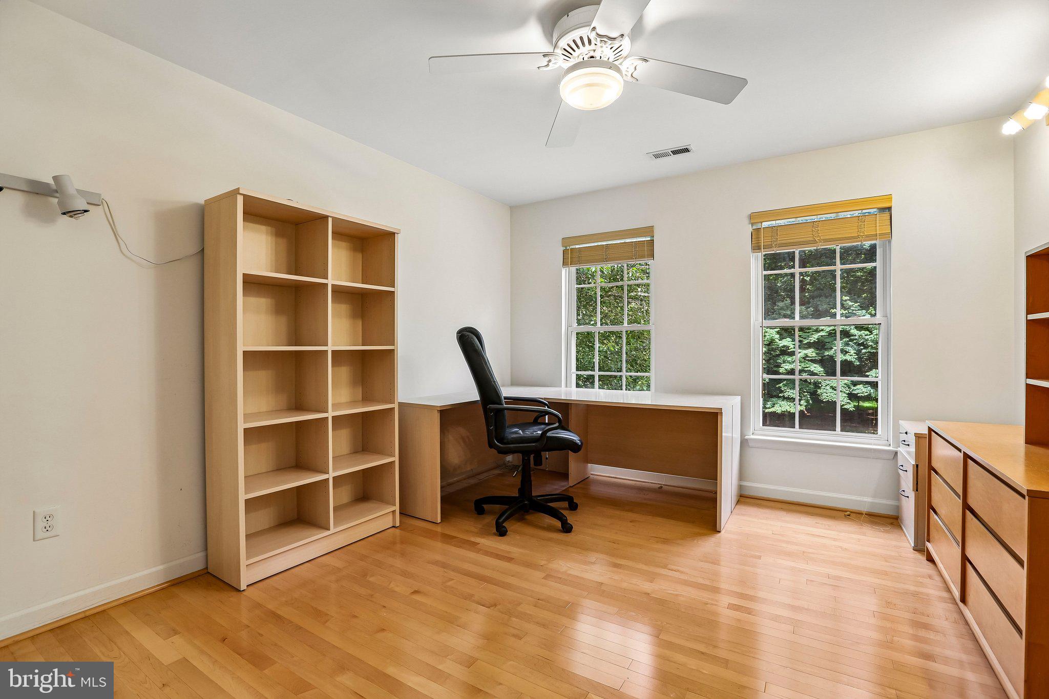 BRIARCLIFF MANOR - Residential