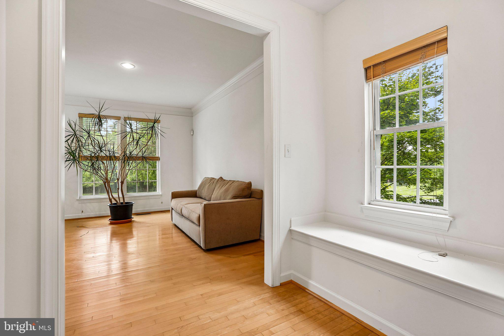 BRIARCLIFF MANOR - Residential