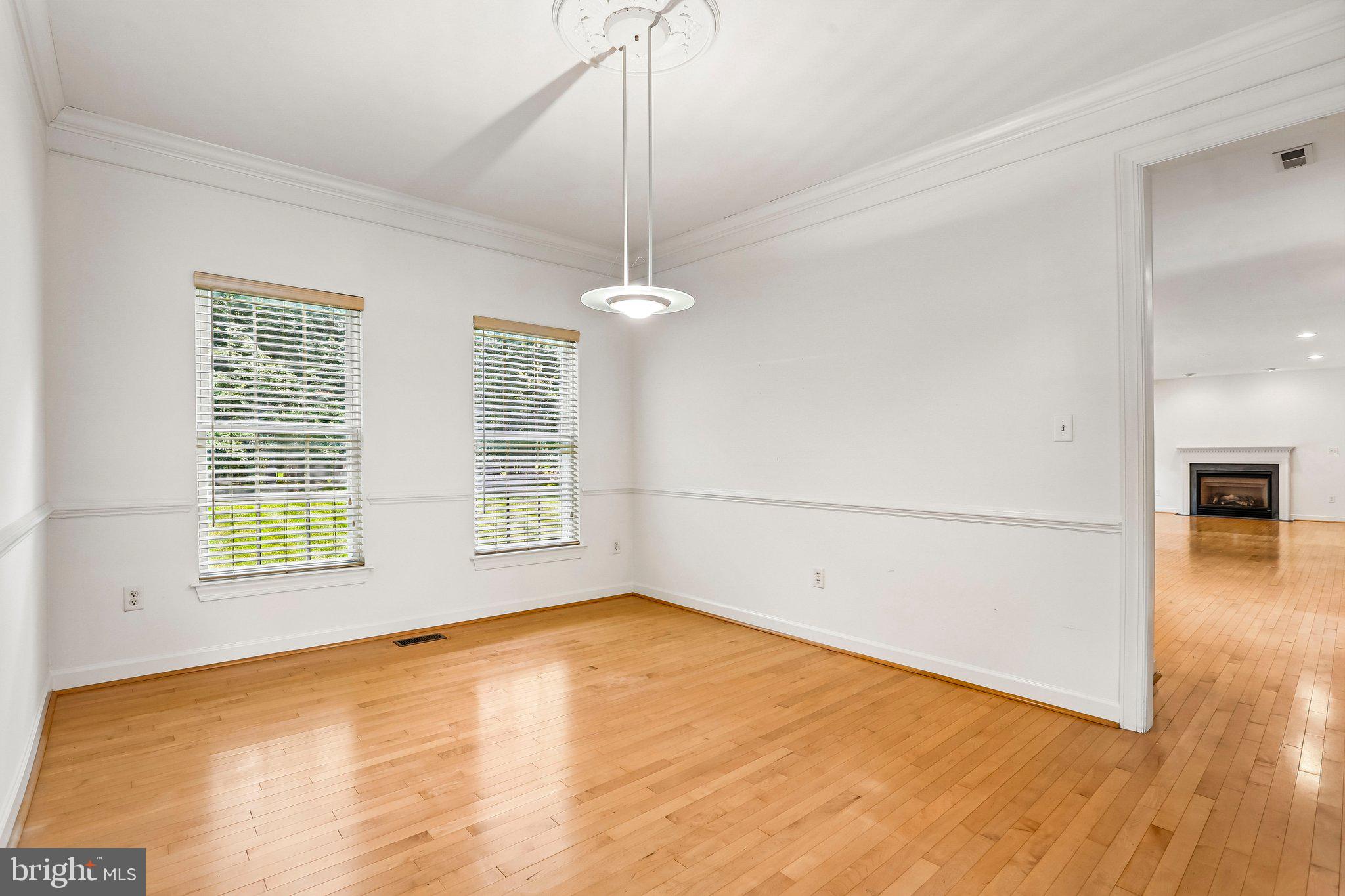 BRIARCLIFF MANOR - Residential