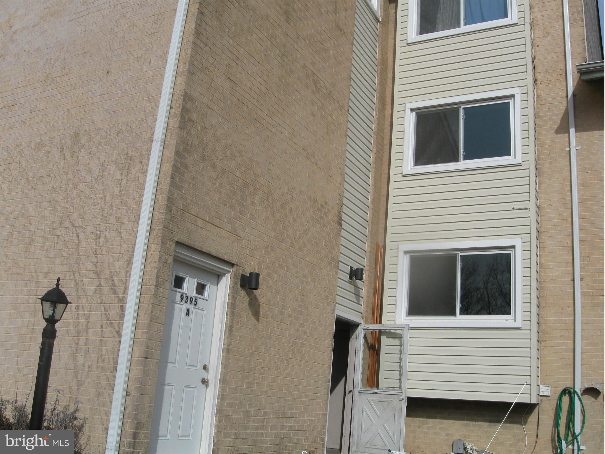 VILLAGE OF OAKLAND MILLS - Residential Lease