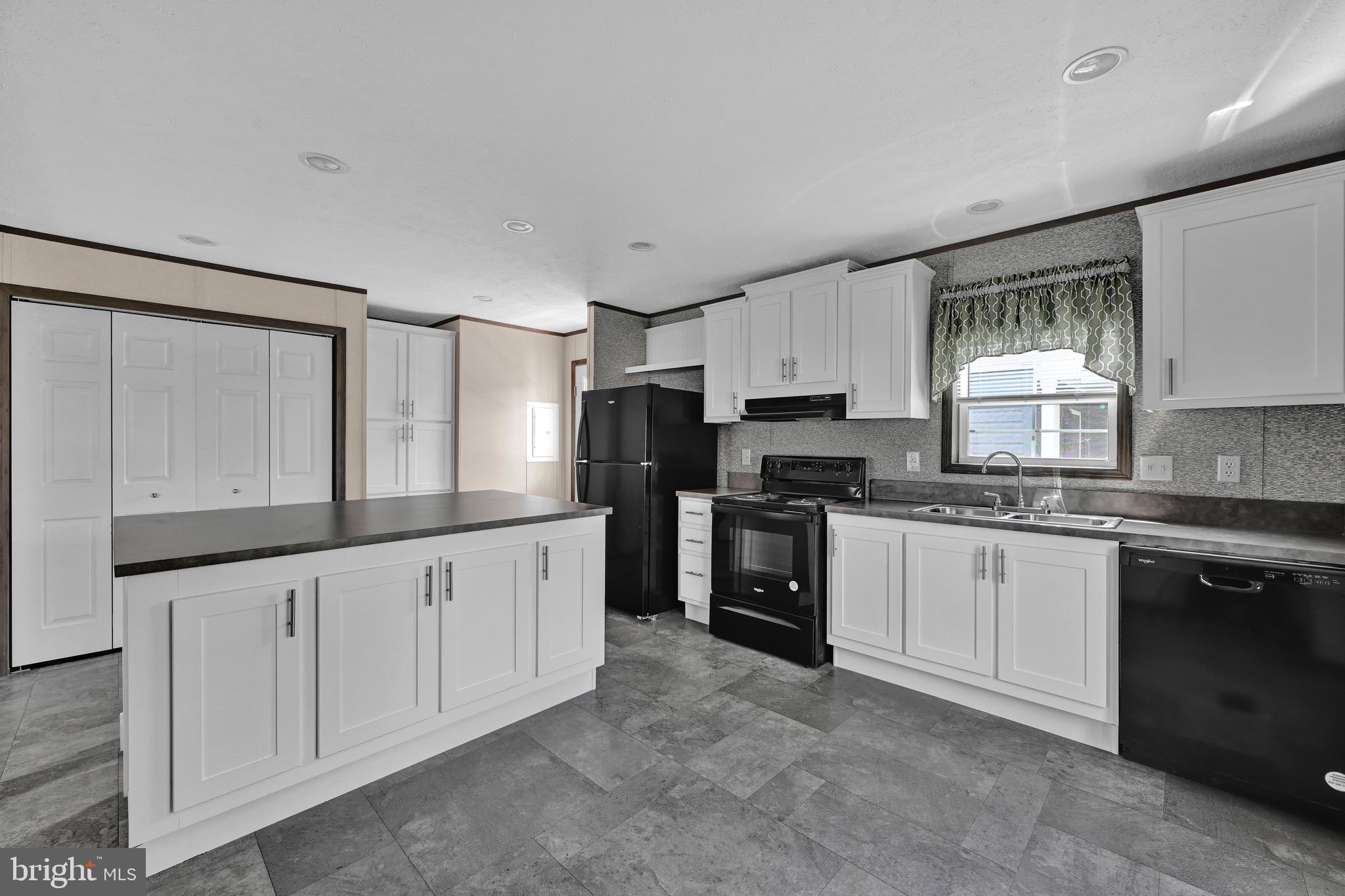 MAGNOLIA PLACE - Residential