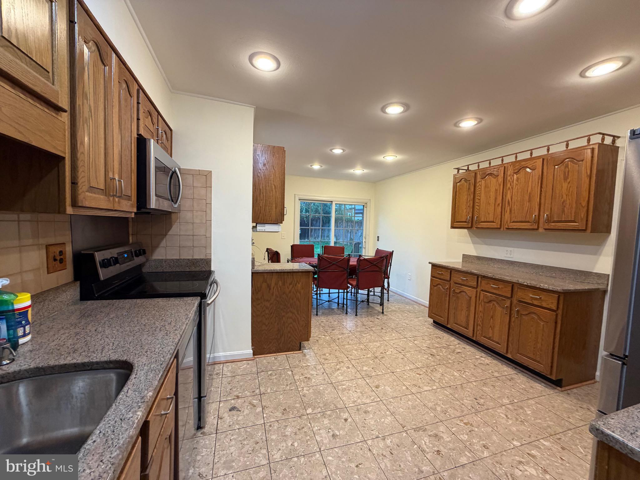 BURGUNDY FARM - Residential
