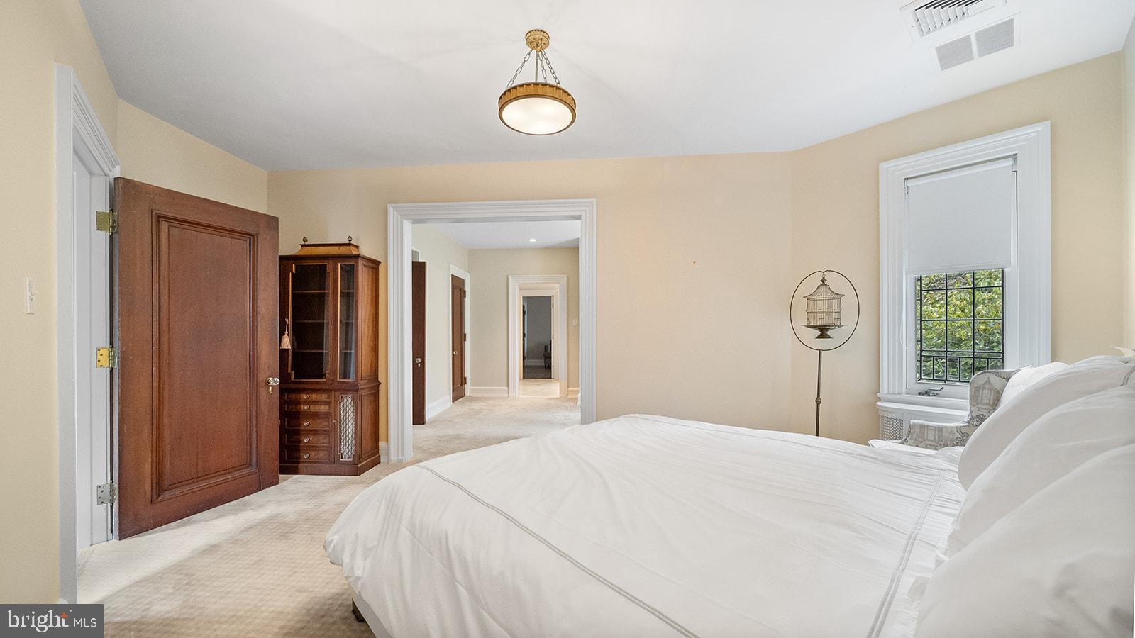 MEADOWBROOK - Residential