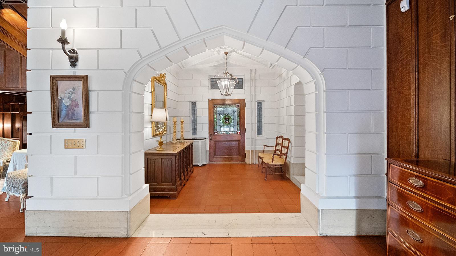 MEADOWBROOK - Residential