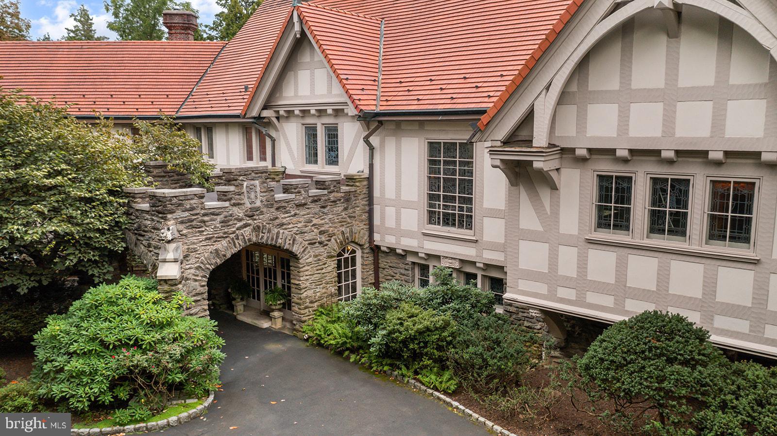 MEADOWBROOK - Residential