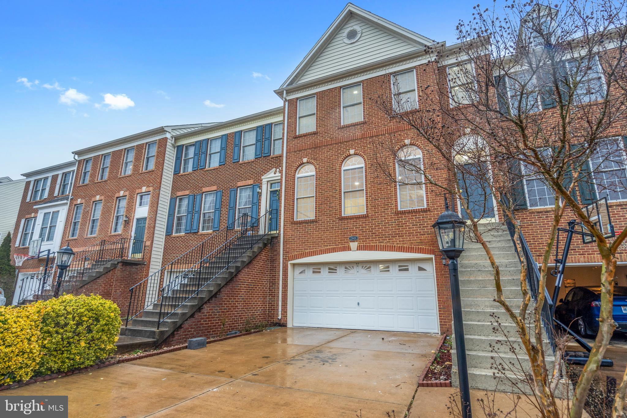 LOUDOUN VALLEY ESTATES - Residential Lease