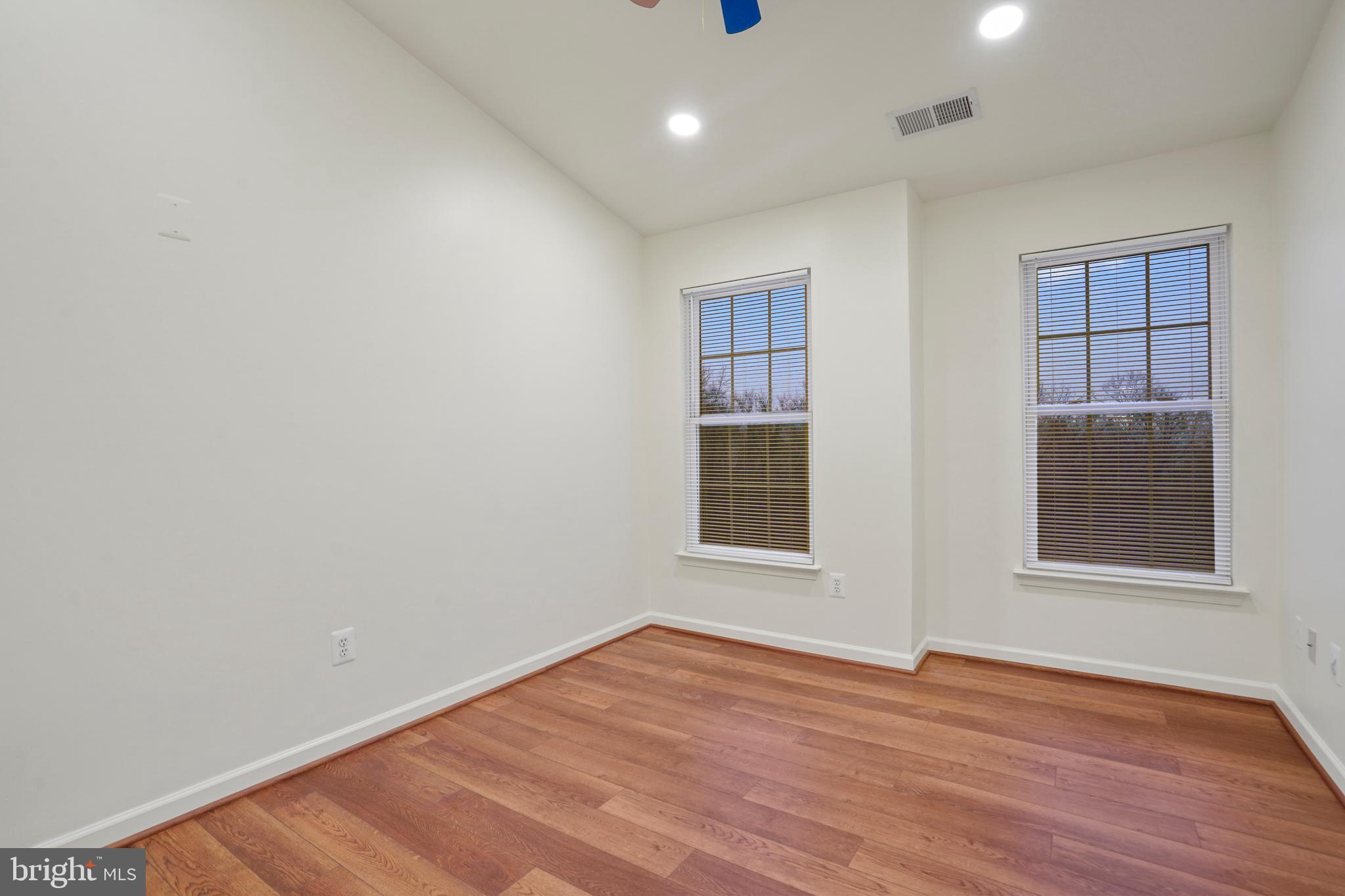 LOUDOUN VALLEY ESTATES - Residential Lease
