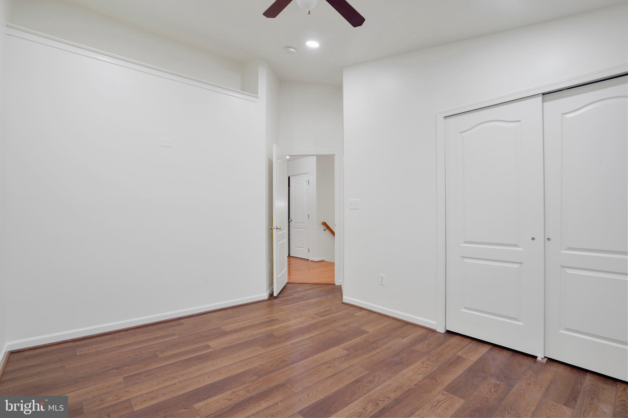 LOUDOUN VALLEY ESTATES - Residential Lease