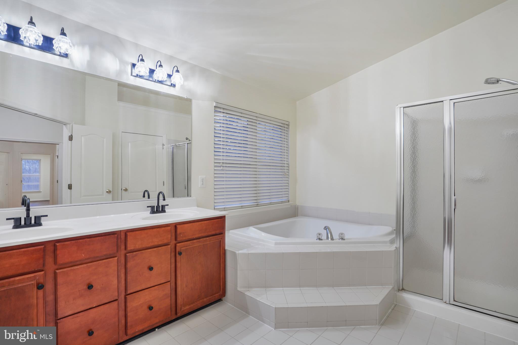 LOUDOUN VALLEY ESTATES - Residential Lease