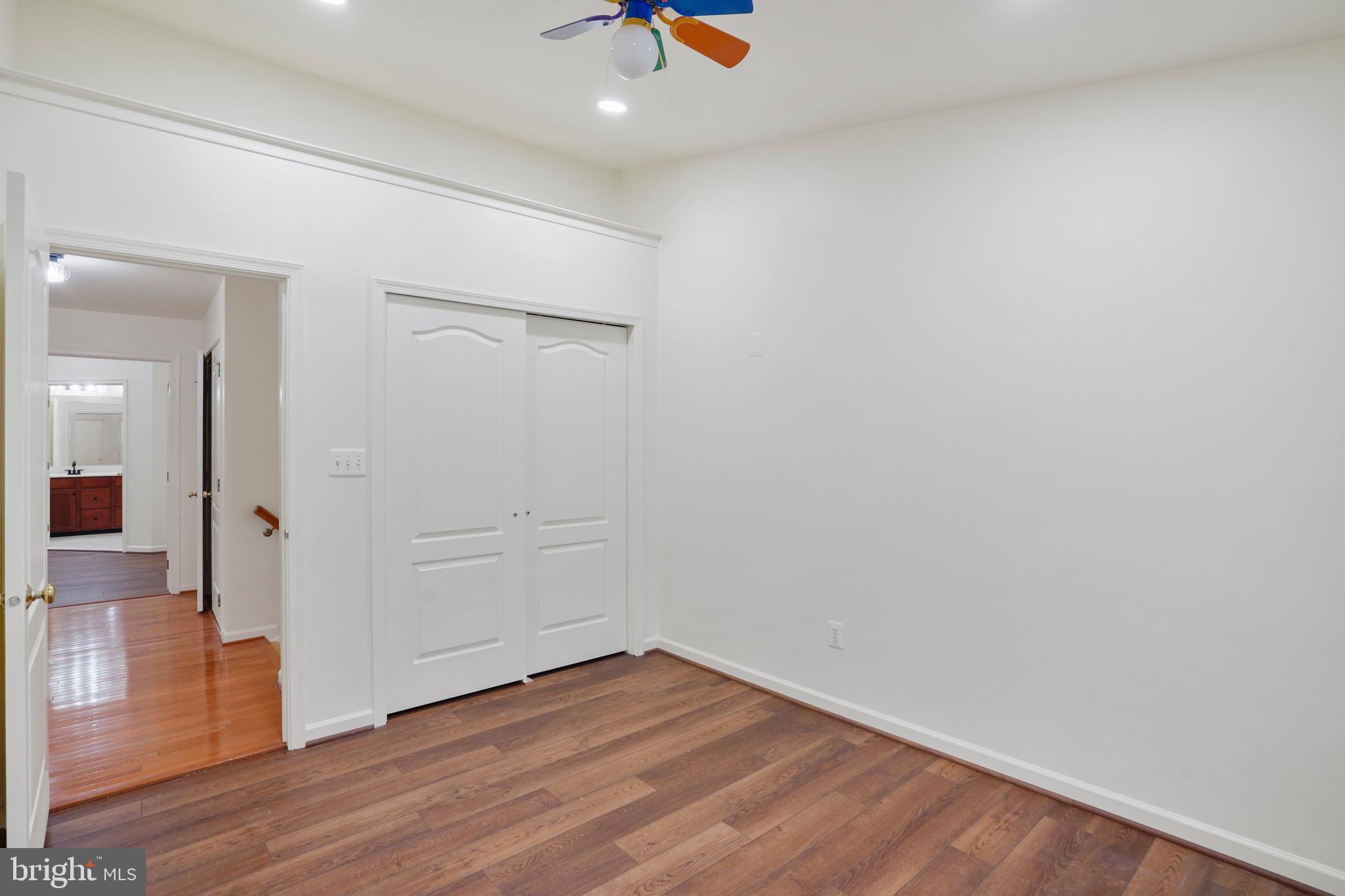LOUDOUN VALLEY ESTATES - Residential Lease