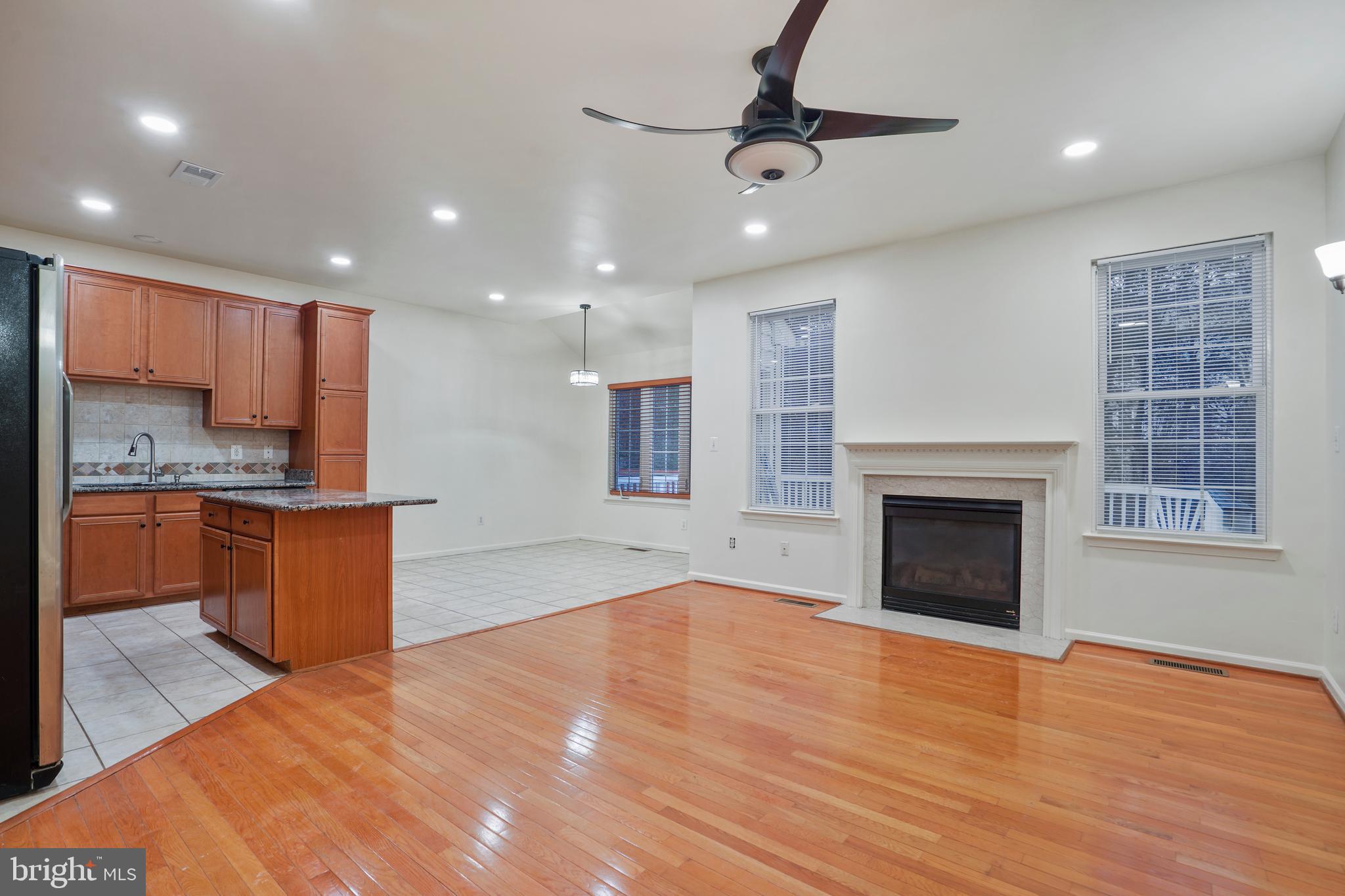 LOUDOUN VALLEY ESTATES - Residential Lease