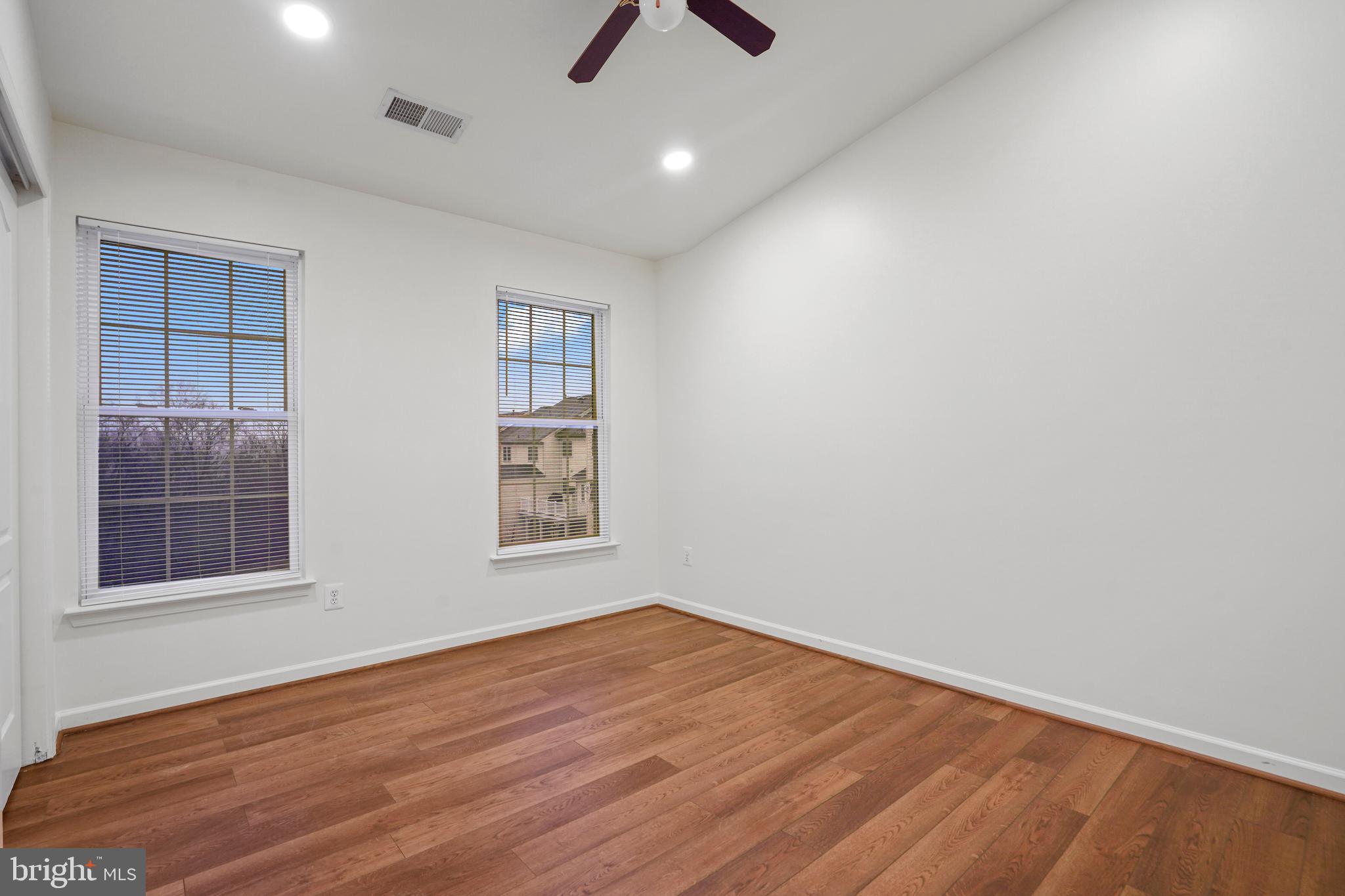 LOUDOUN VALLEY ESTATES - Residential Lease