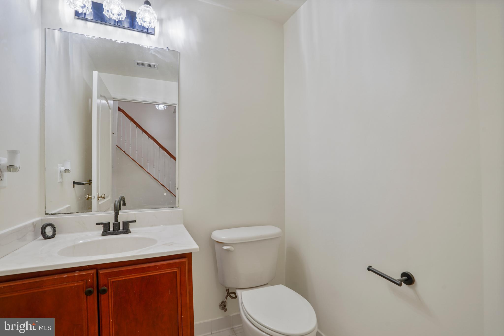 LOUDOUN VALLEY ESTATES - Residential Lease