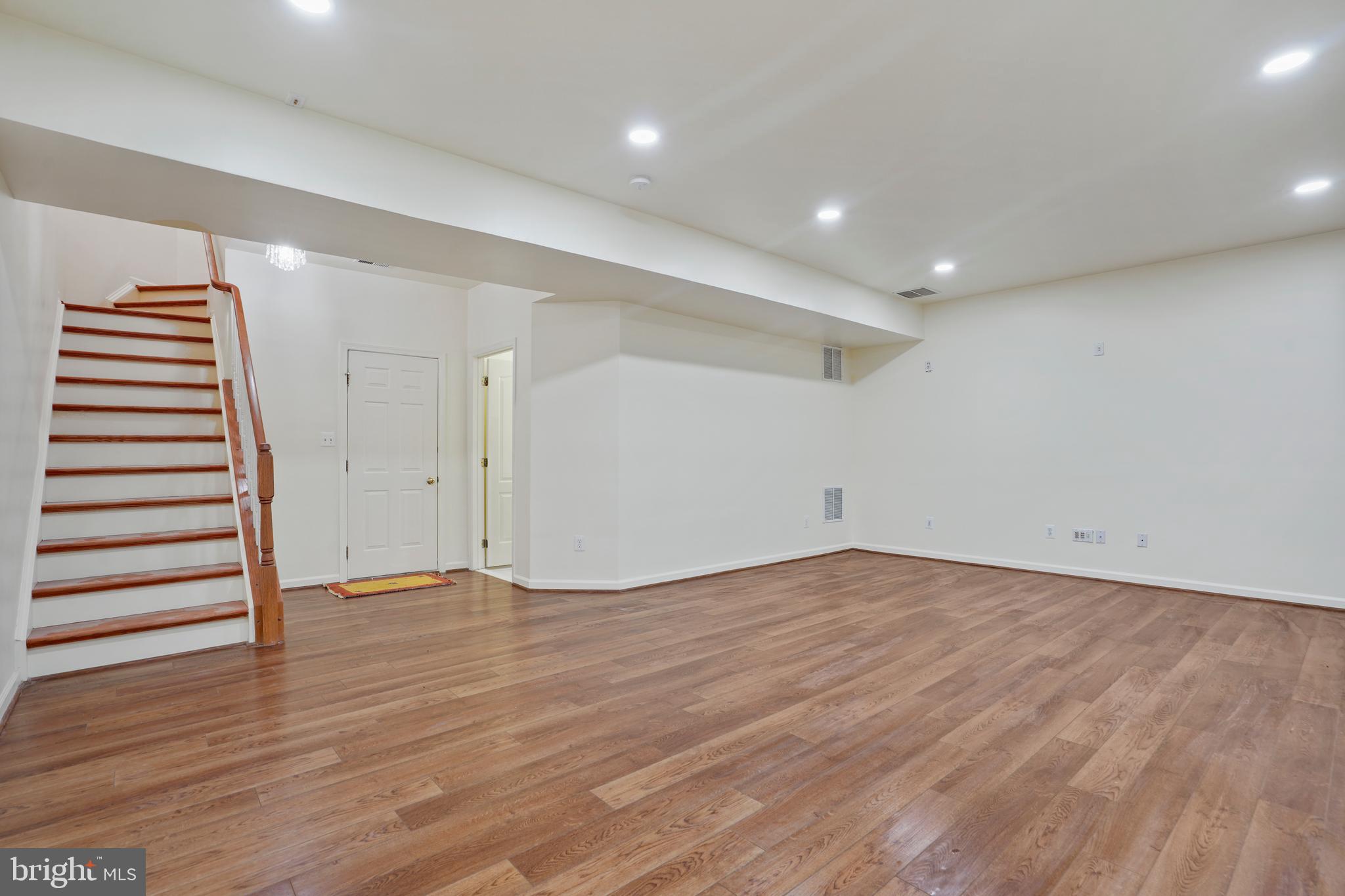 LOUDOUN VALLEY ESTATES - Residential Lease