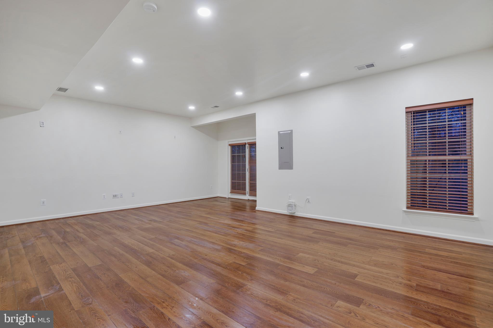 LOUDOUN VALLEY ESTATES - Residential Lease
