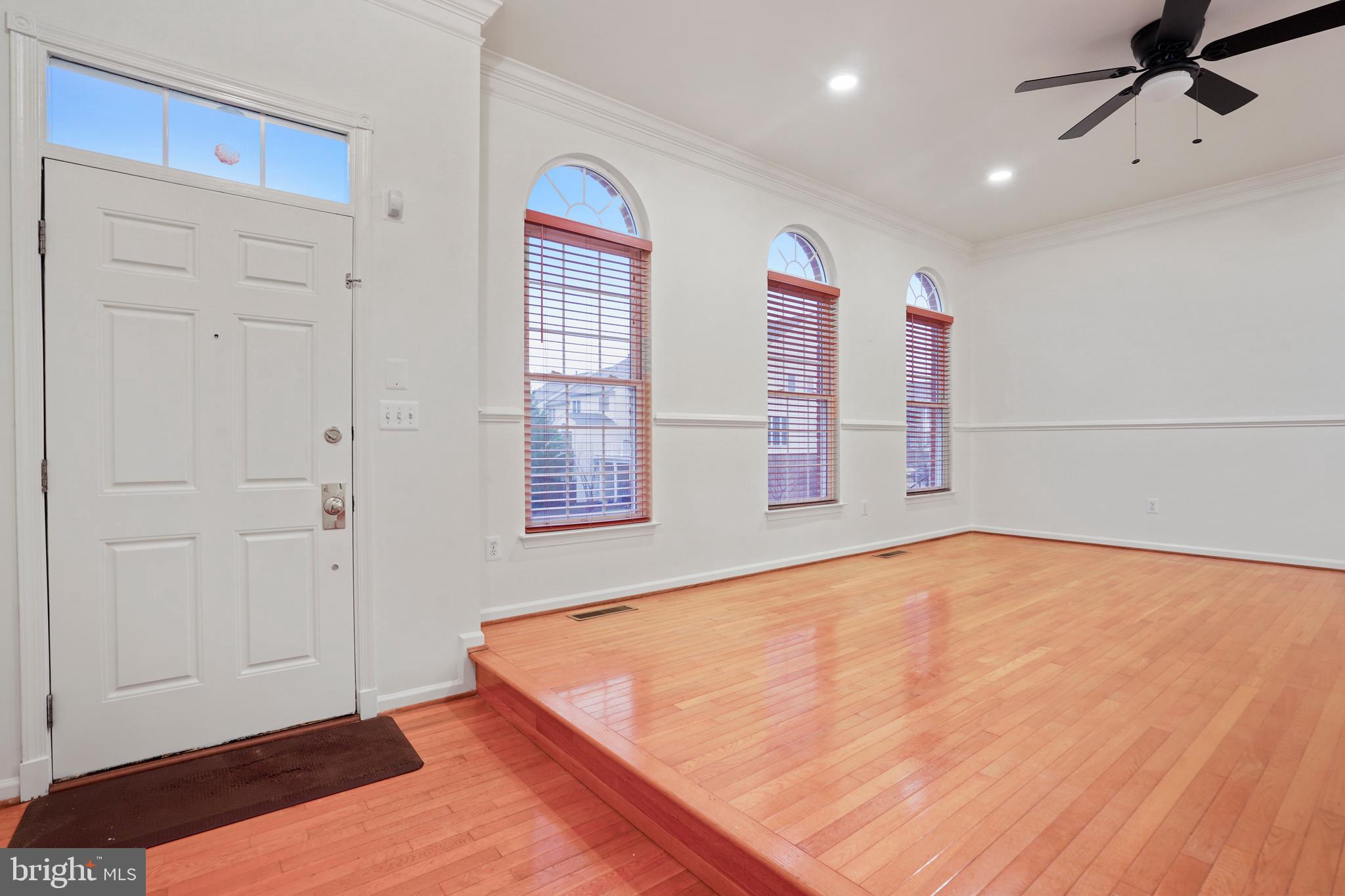 LOUDOUN VALLEY ESTATES - Residential Lease