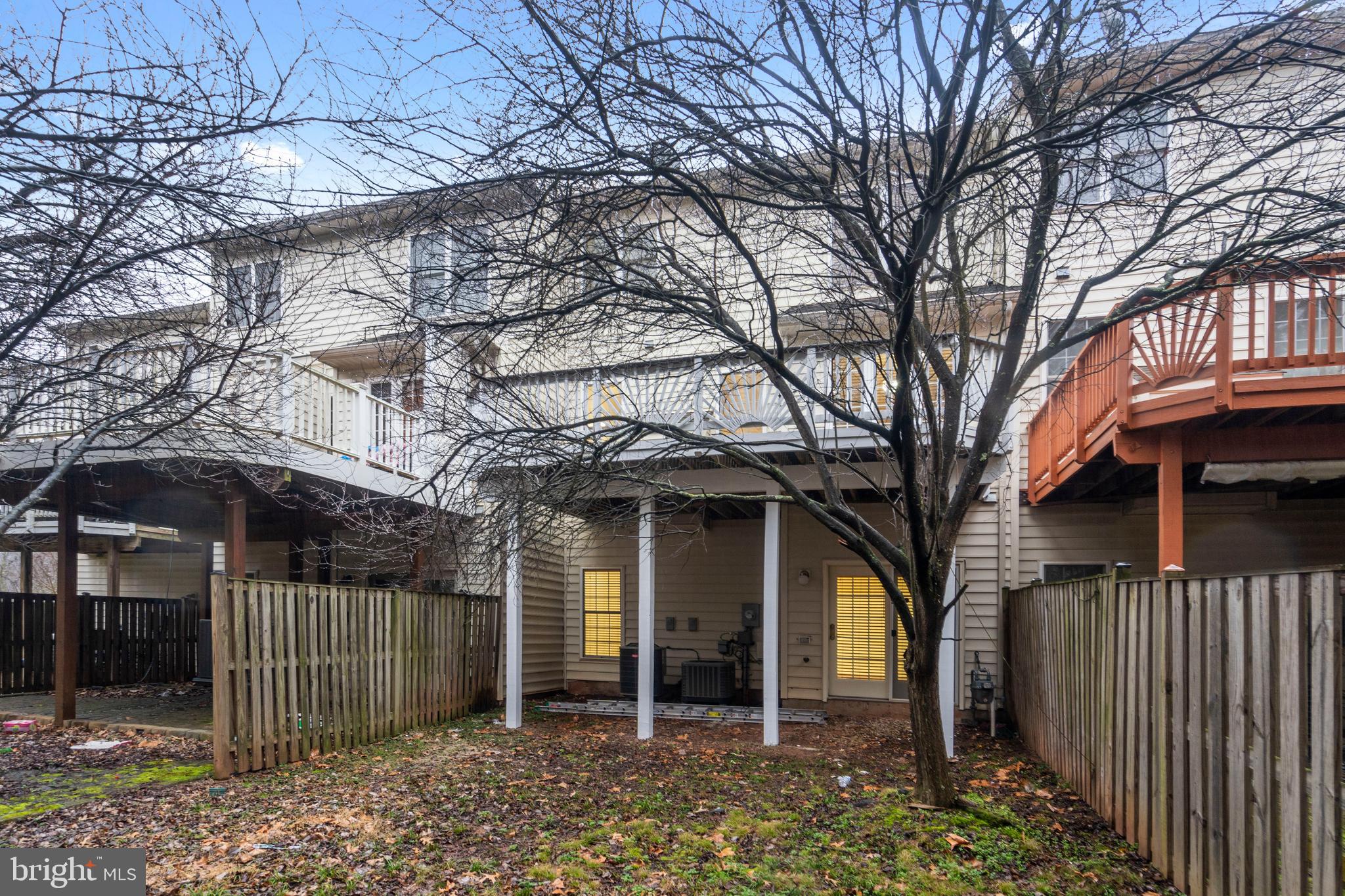 LOUDOUN VALLEY ESTATES - Residential Lease