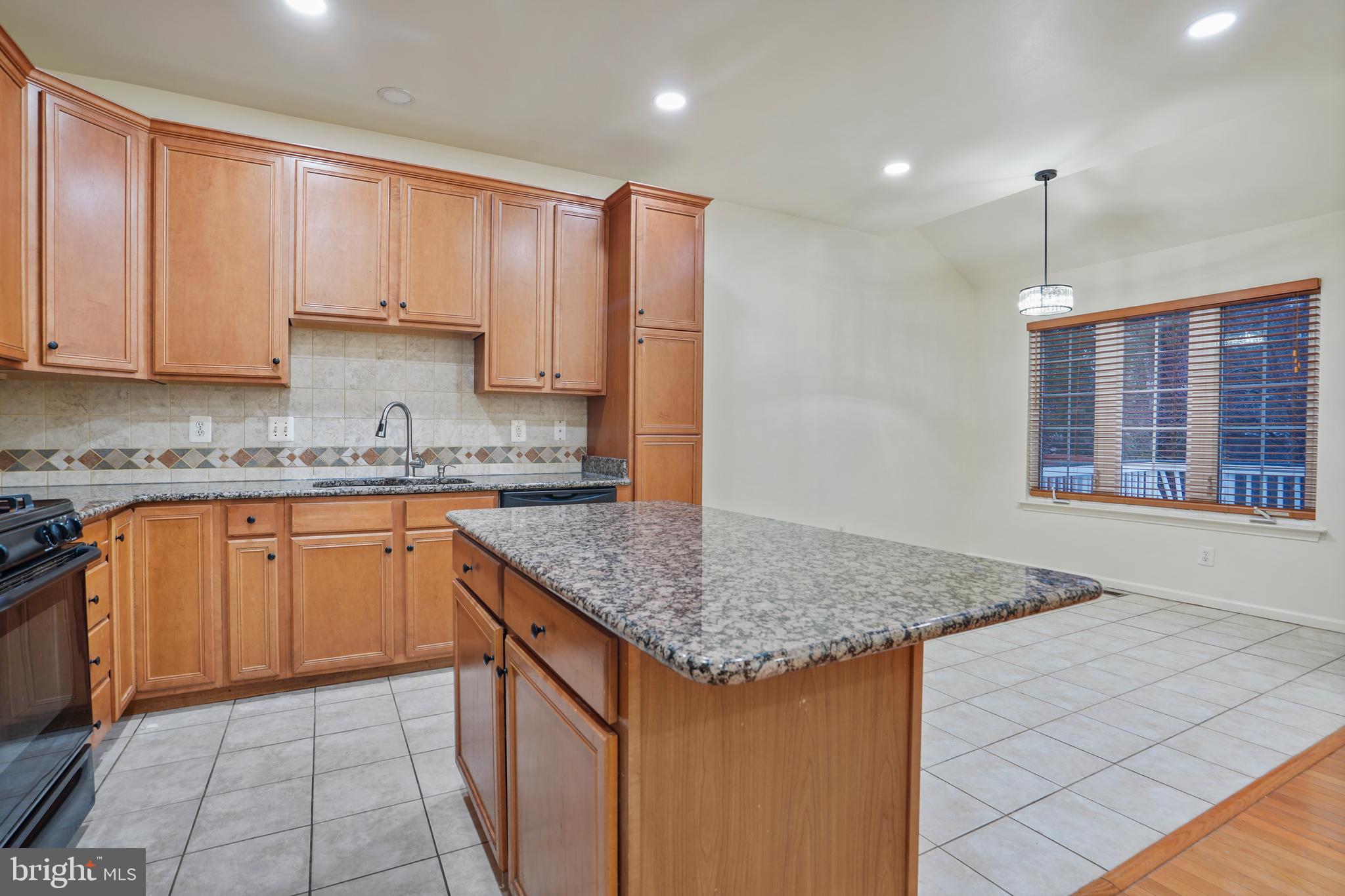 LOUDOUN VALLEY ESTATES - Residential Lease