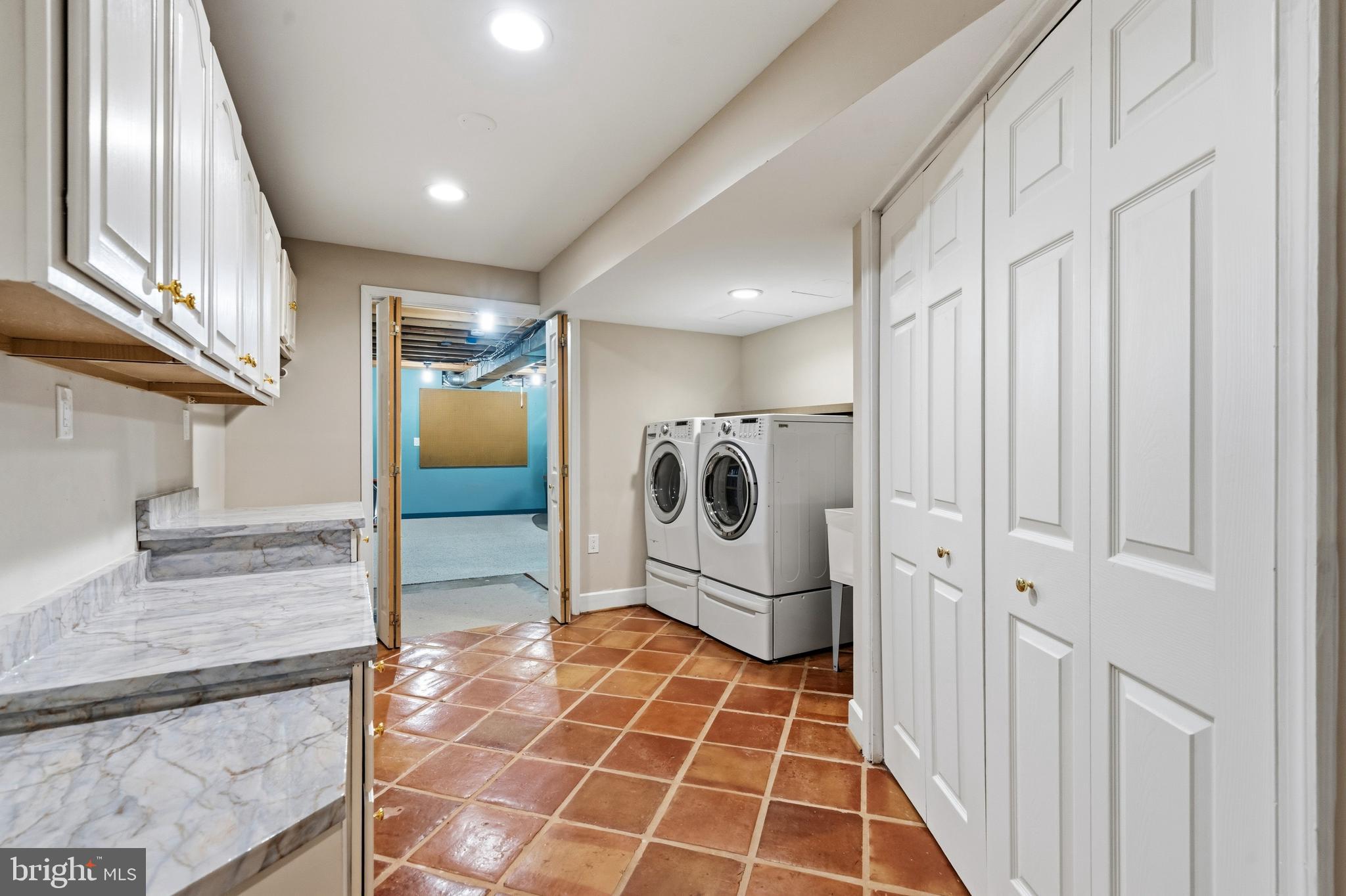 RIVERVIEW ESTATES - Residential
