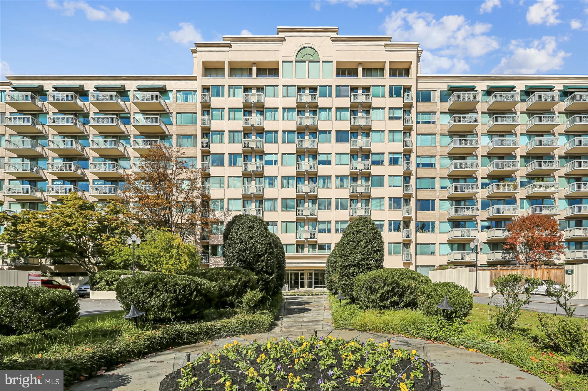 WHITLEY PARK CONDOMINIUM - Residential