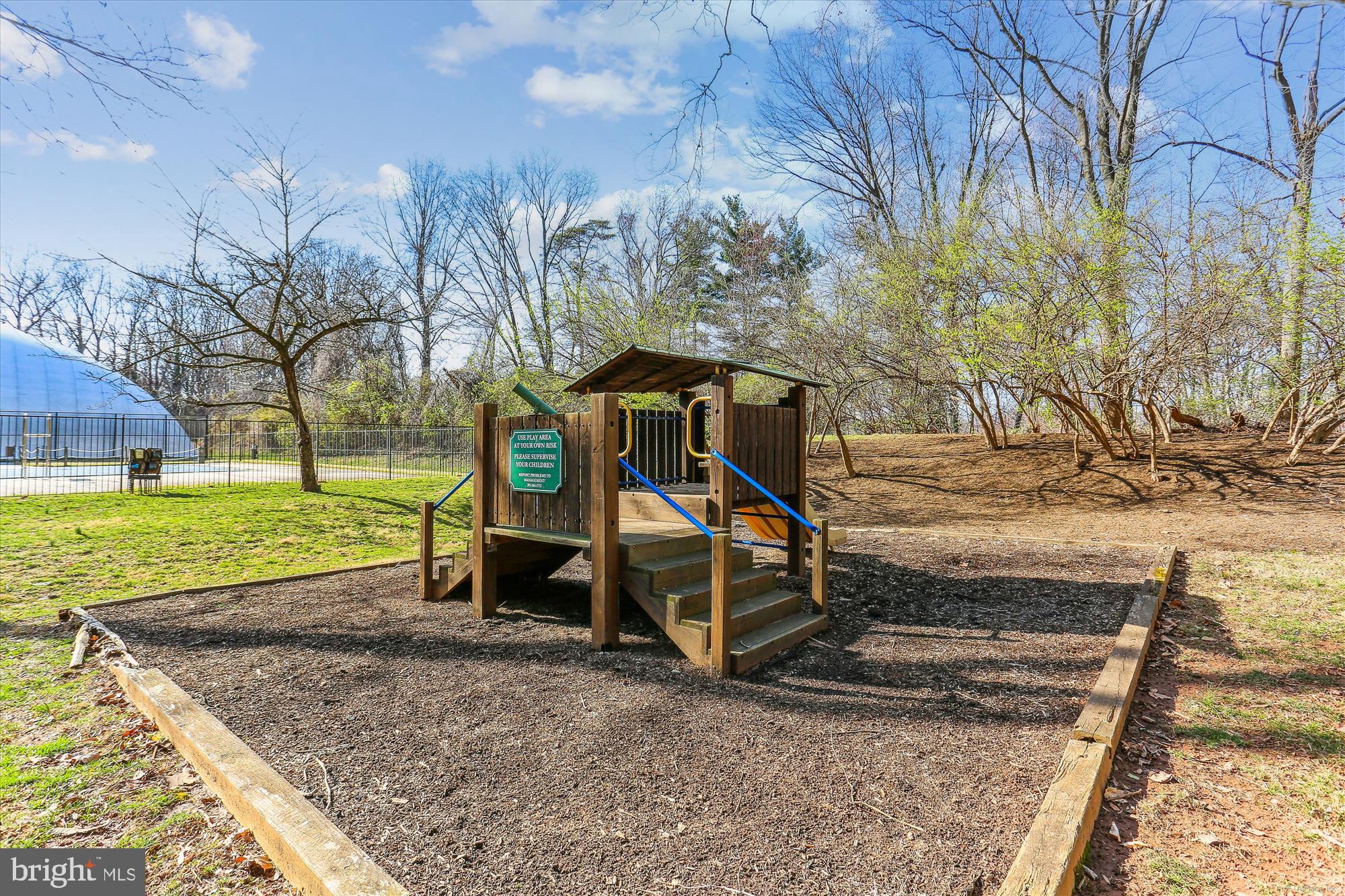WHITLEY PARK CONDOMINIUM - Residential