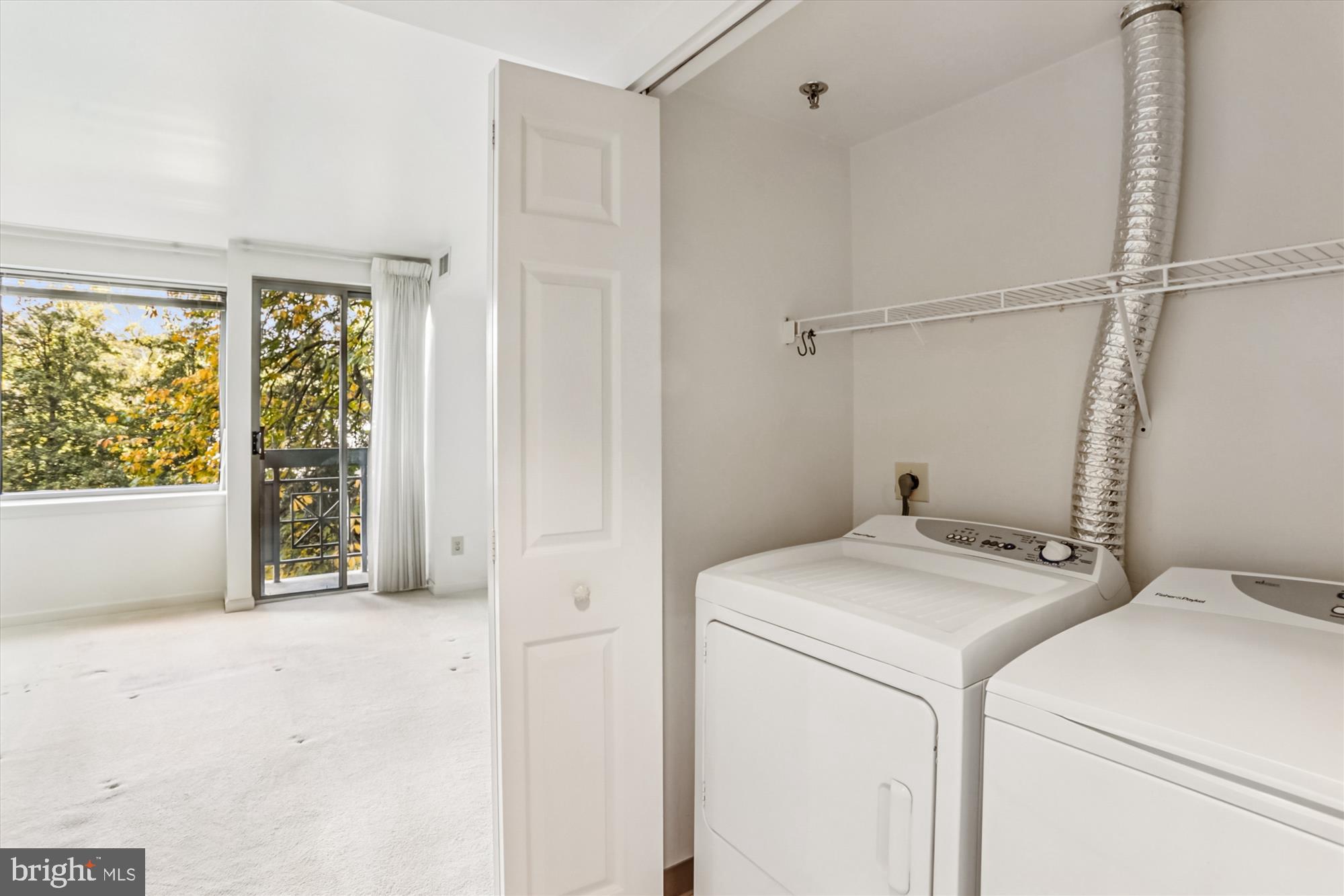 WHITLEY PARK CONDOMINIUM - Residential